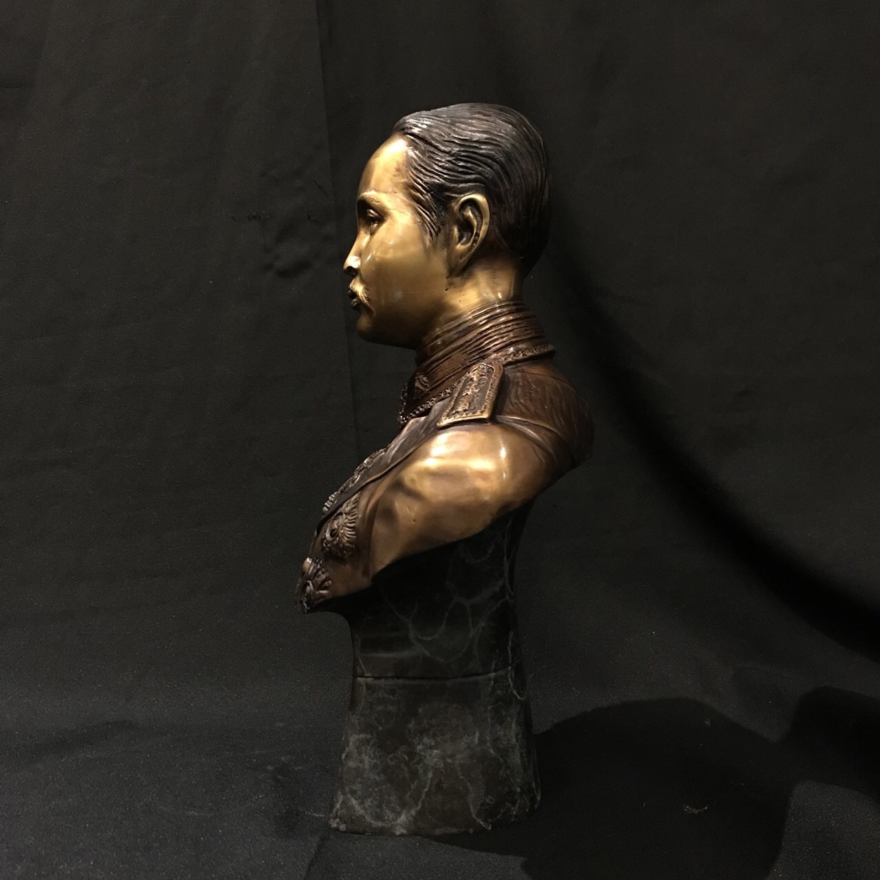 รัชกาลที่ 5 ครึ่งพระองค์ ทรงชุดทหาร