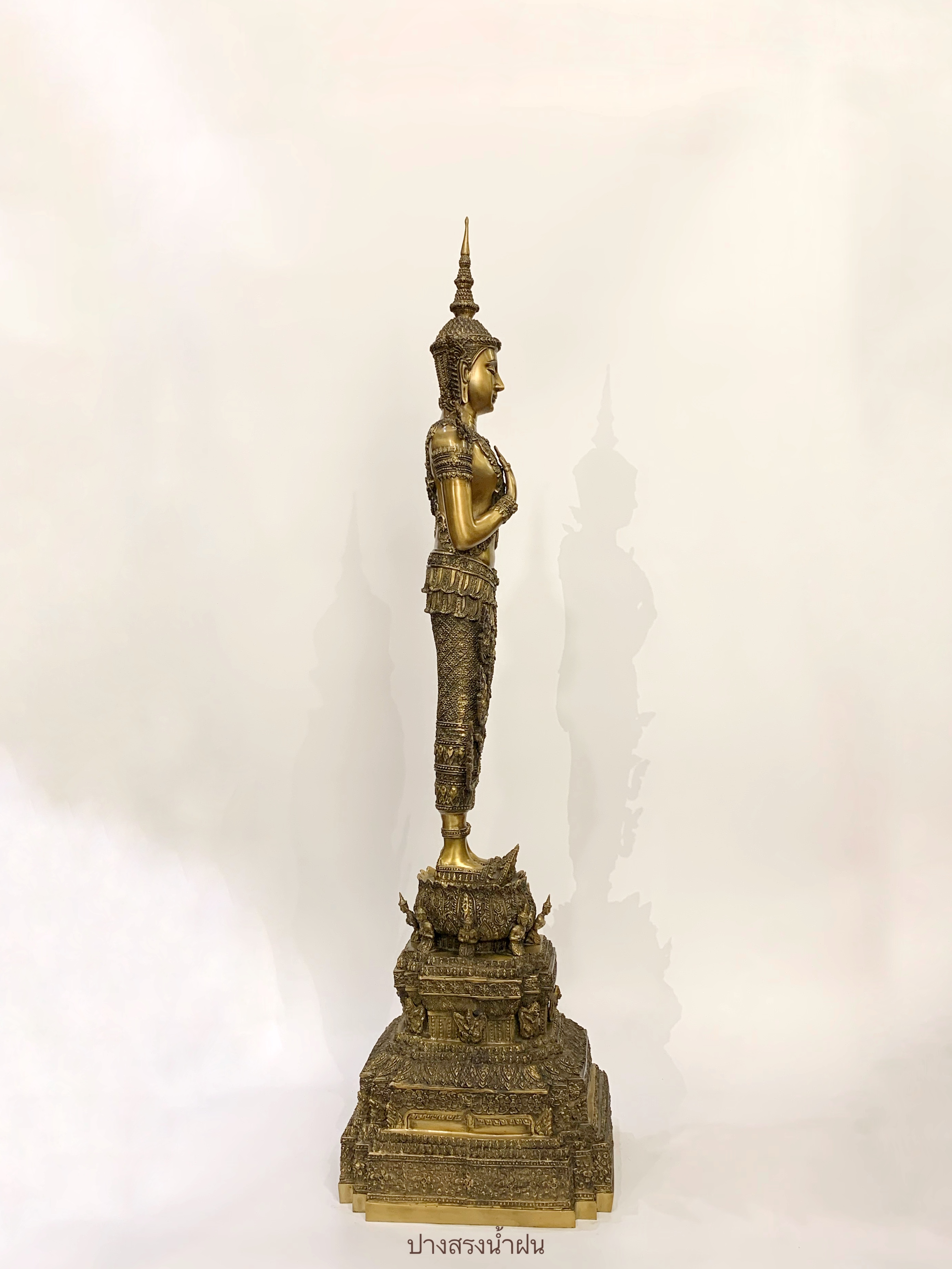 พระพุทธรูป ปางสรงน้ำฝน ทรงเครื่องจักรพรรดิ์ หน้าตัก 9 นิ้ว