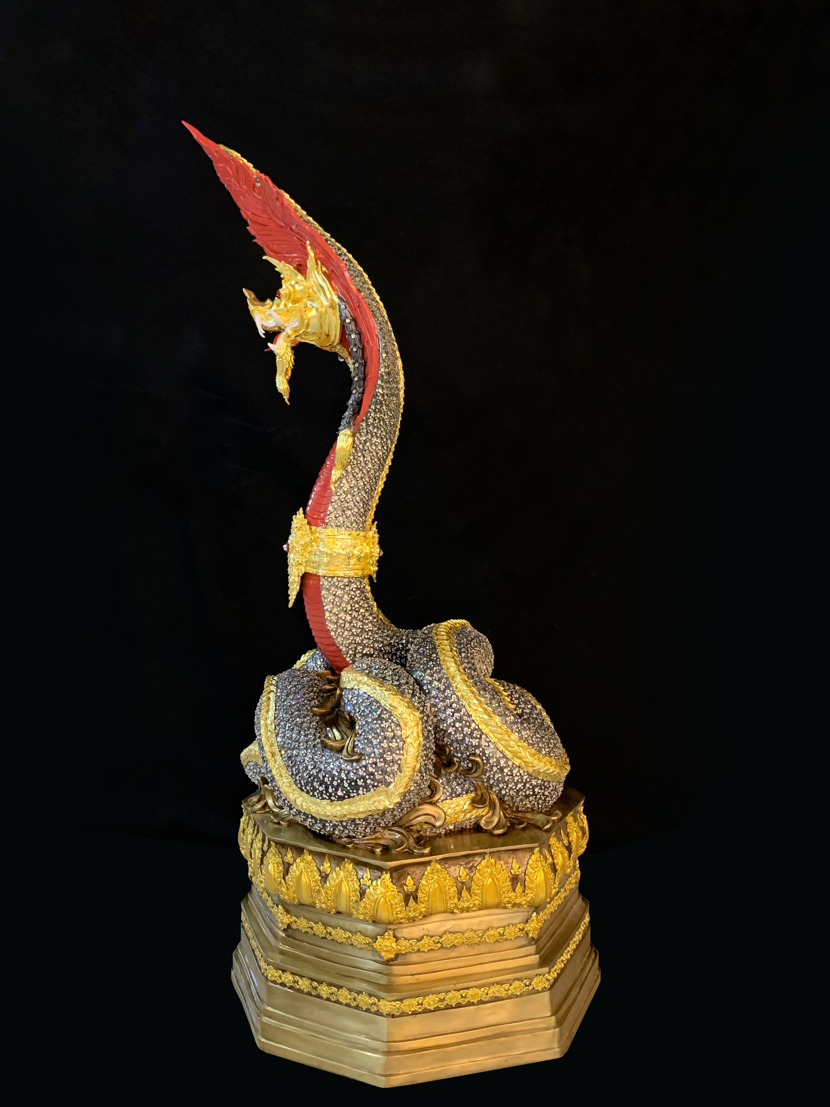 พญานาค สูง 159 cm.