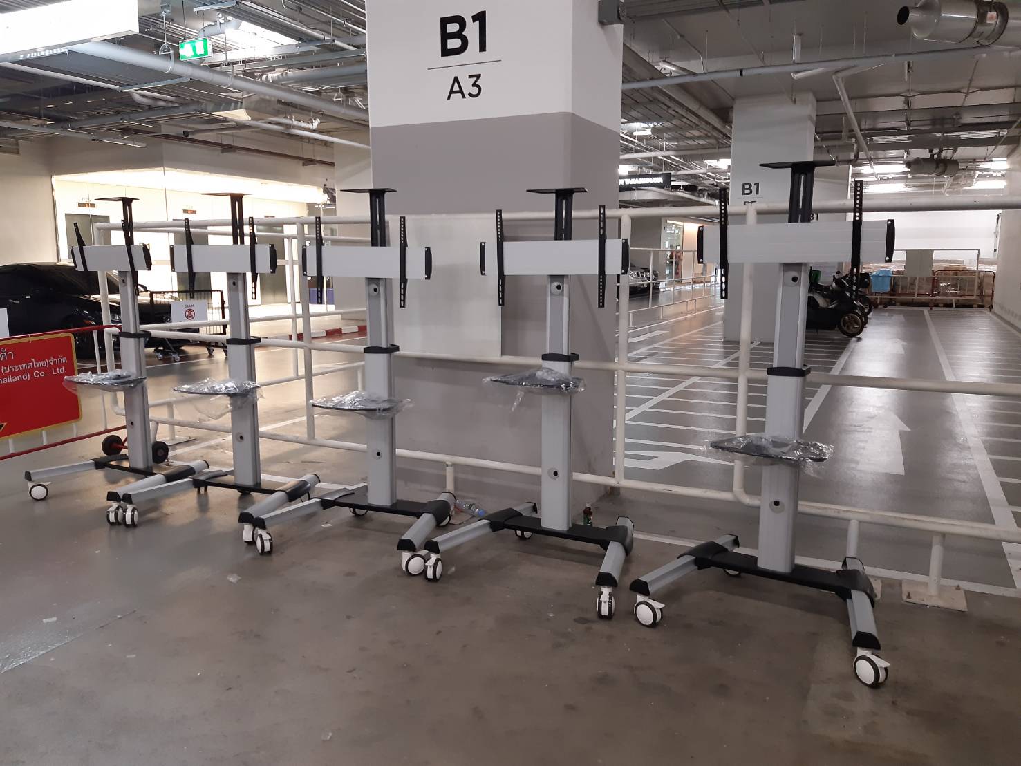 JMTVSTAND MT-F8300 ขาตั้งพื้นทีวีล้อเลื่อน(TV Stand)วัสดุ Aluminium อลูมิเนียม แบบล้อเลื่อนปรับสูง/ต่ำ ปรับก้ม-เงยได้ 32-75 นิ้ว {รับประกัน 3 ปี}0964746498