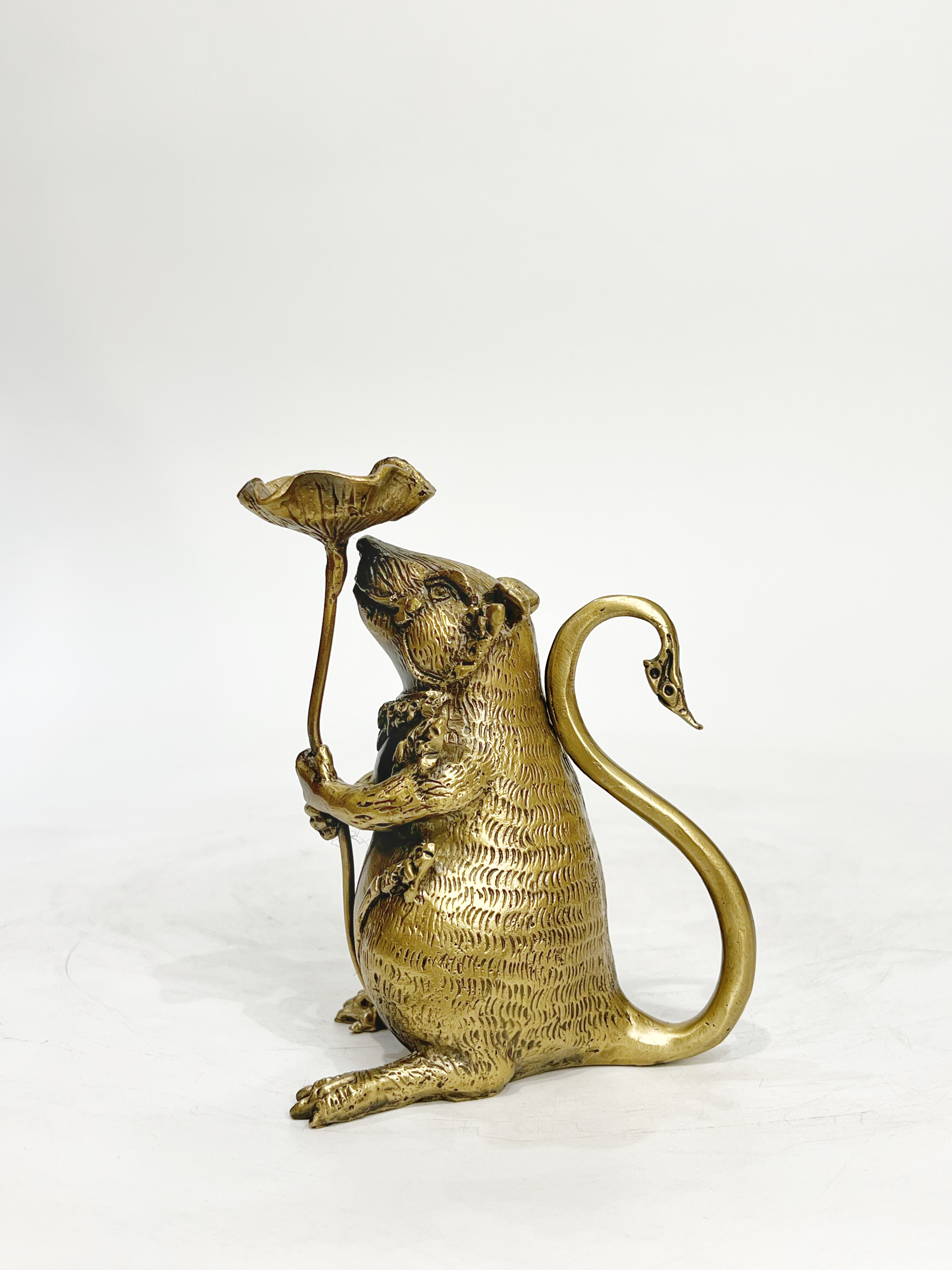 ชุด : หนูมุสิกะ (ถือขนม 2+วางกำยาน 1)