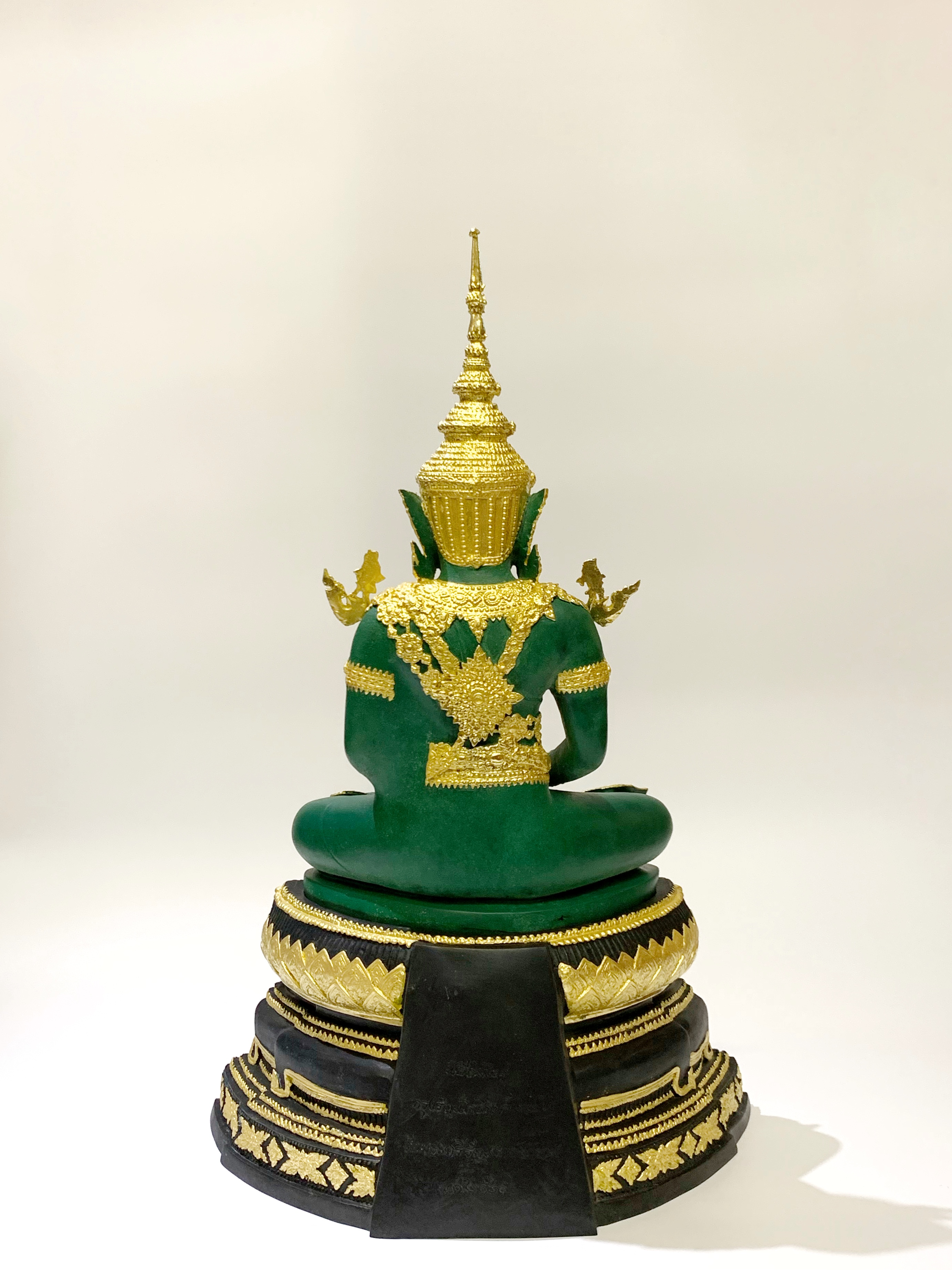 พระแก้วมรกต ทรงเครื่องฤดูร้อน หน้าตัก 9 นิ้ว