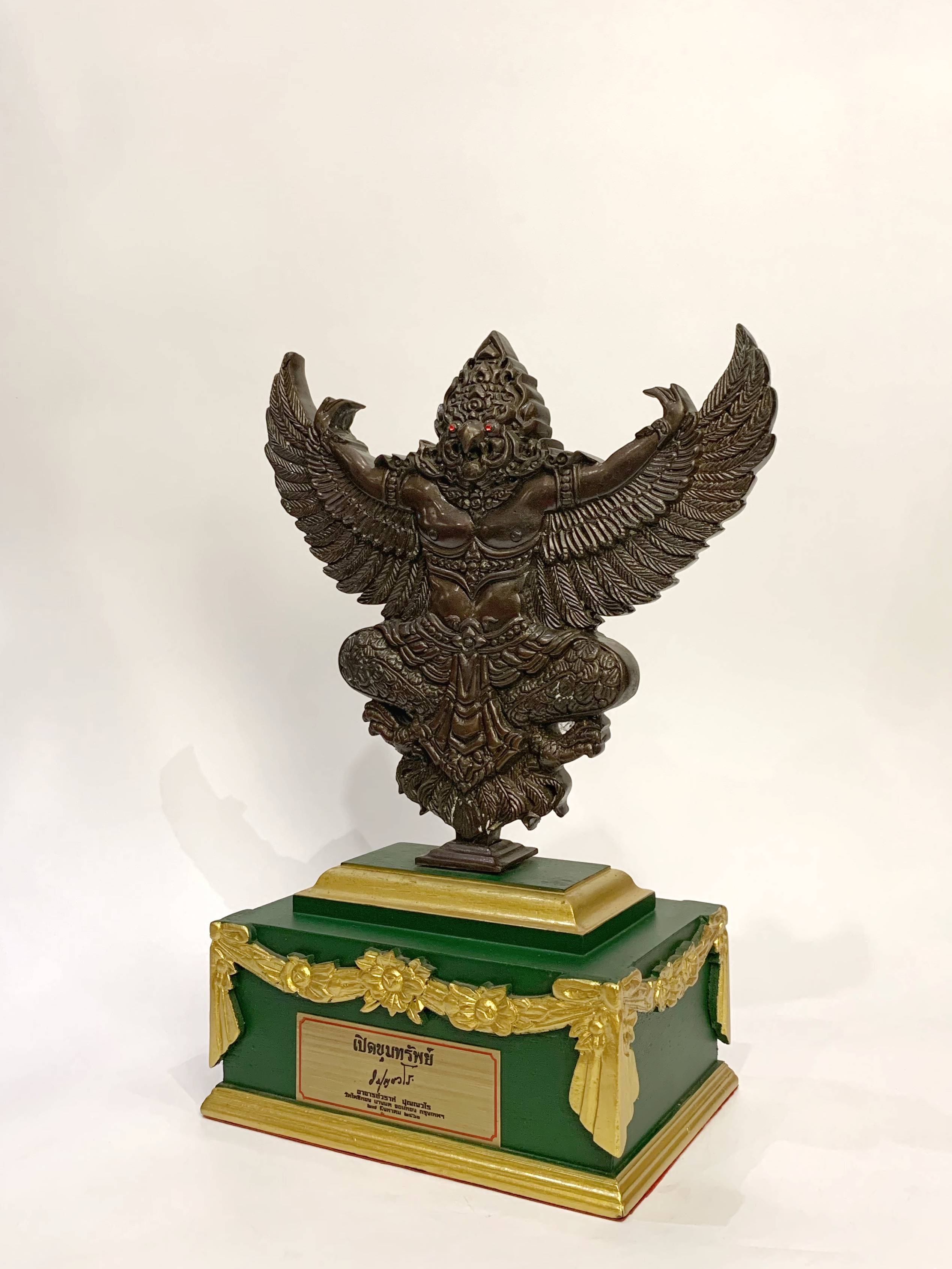 พญาครุฑองค์บูชา รุ่น เปิดขุมทรัพย์