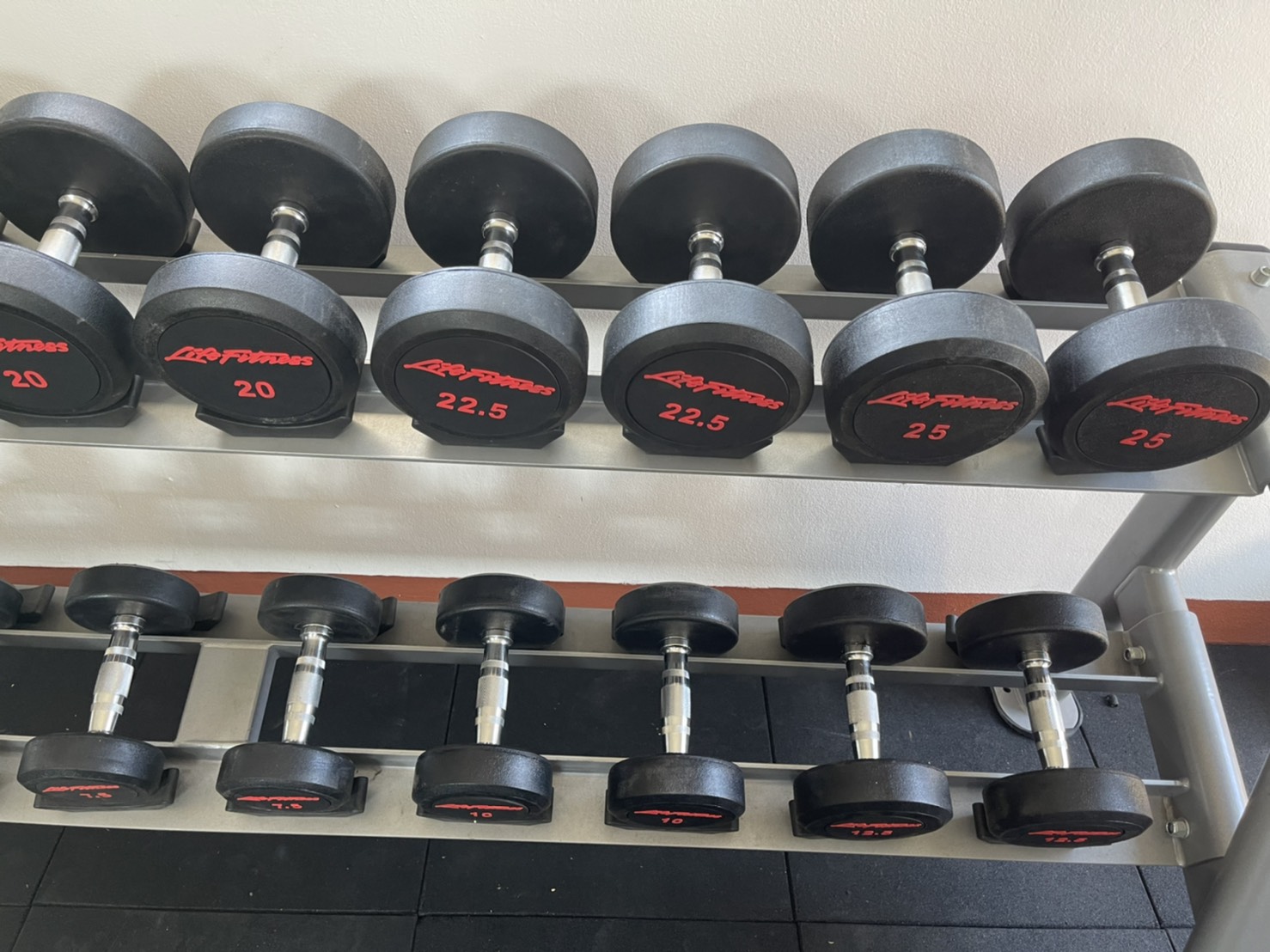 ดัมเบลหุ้มด้วยยางขนาด 2.5kg-25kg จำนวน 10 คู่พร้อมชั้นวางกว้าง50cmยาว258cmสูง85cm