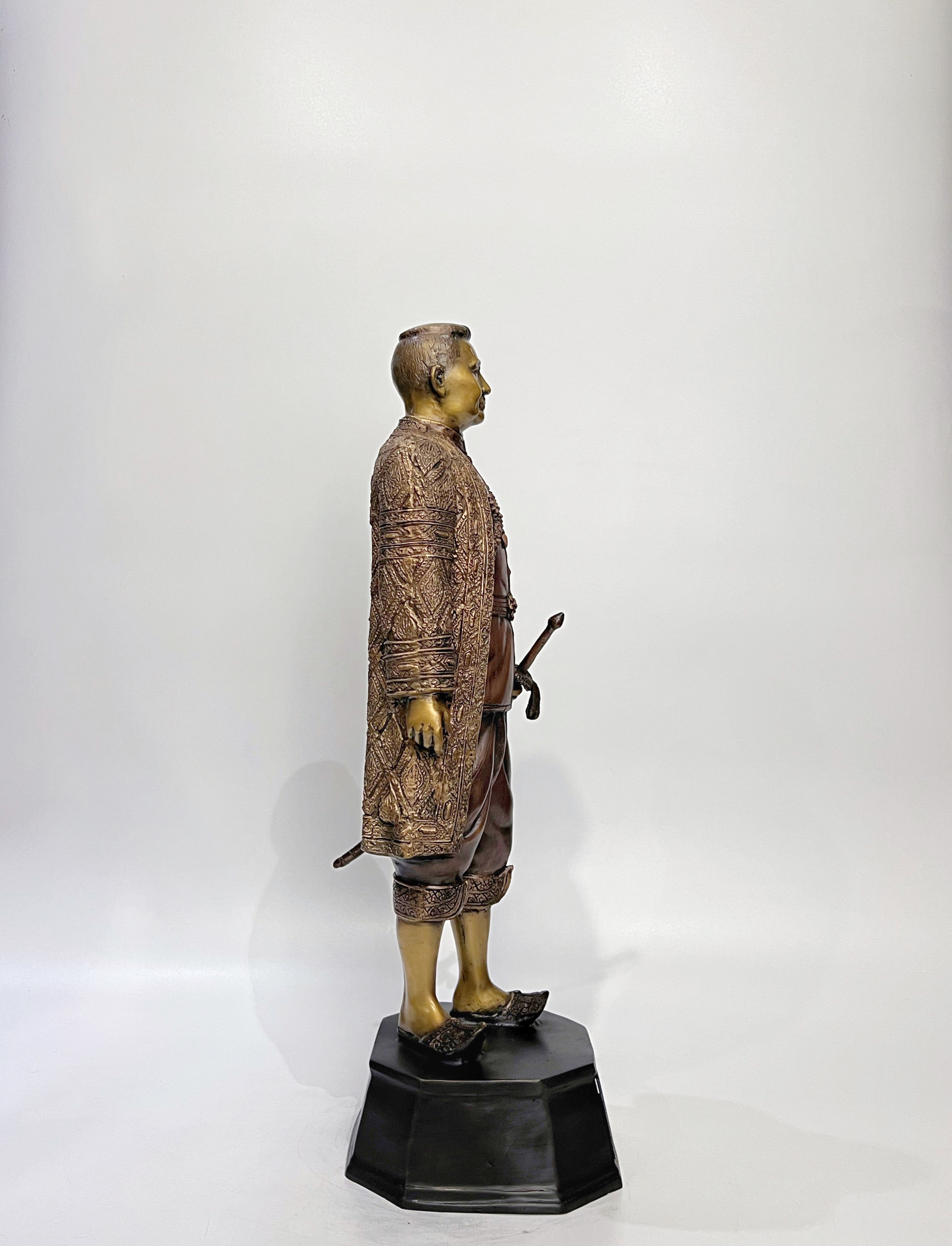 ประติมากรรมชุด 9 รัชกาล หน้าตัก 9 นิ้ว