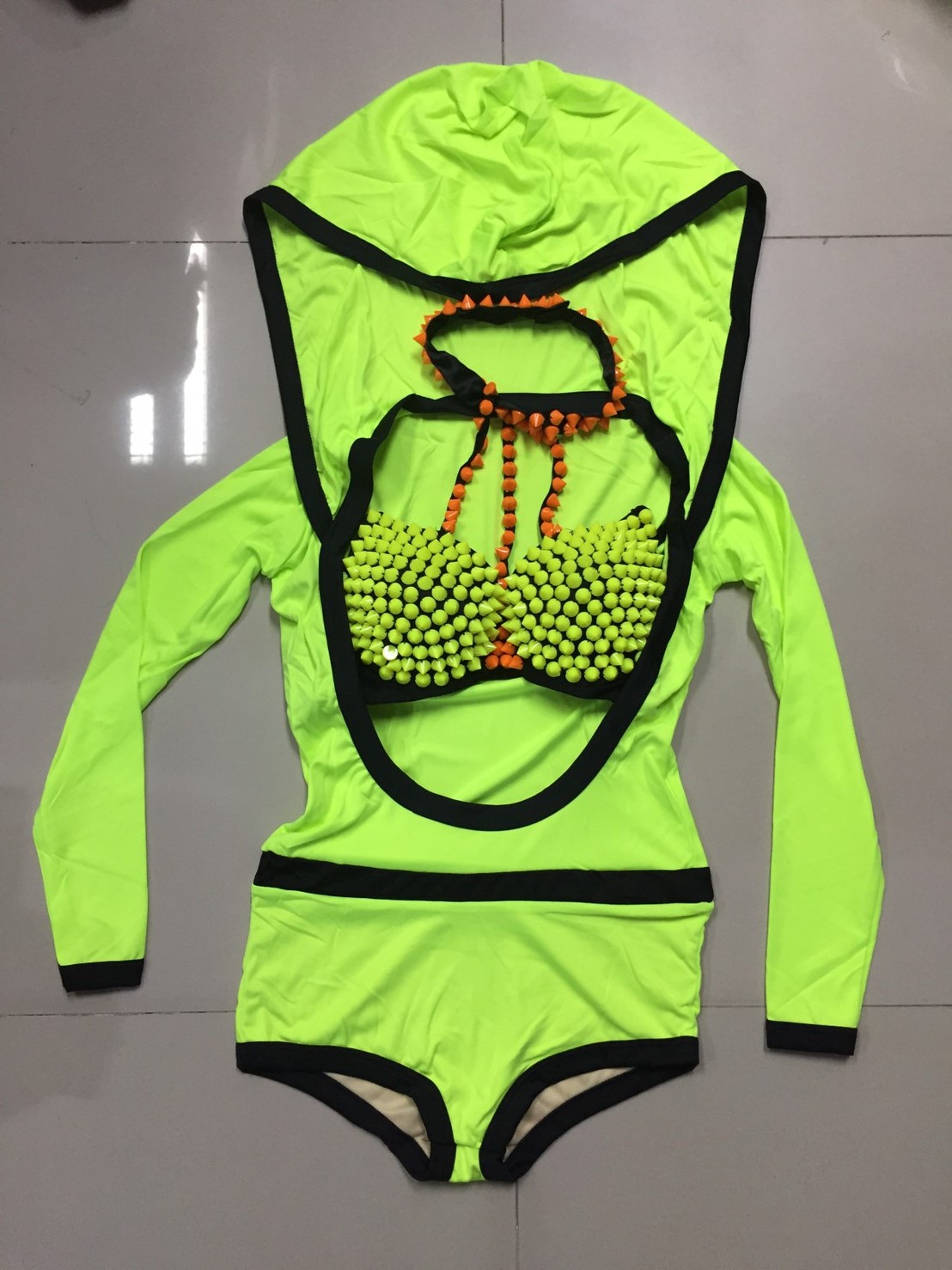 ชุดแดนซ์เซอร์ พริตตี้ นักร้อง ชุดเต้นสีนีออน