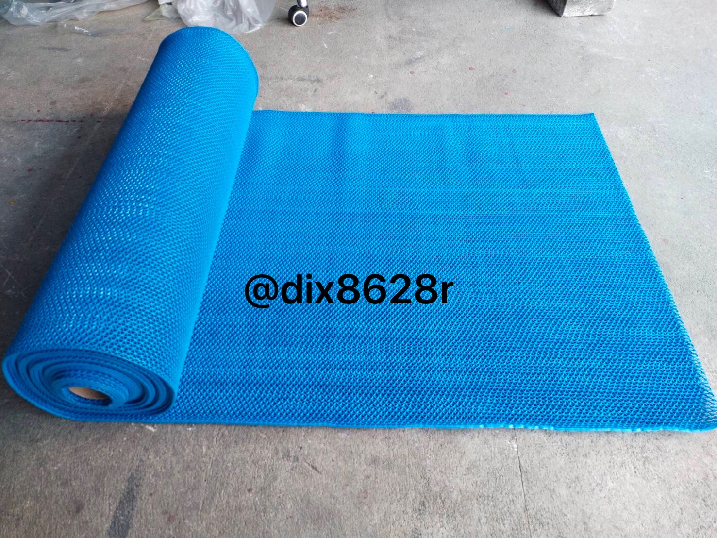 แผ่นกันลื่น สีน้ำเงิน หนา4-4.5mm. หน้ากว้าง90cm.ตัดขาย เมตรละ 299 บาท