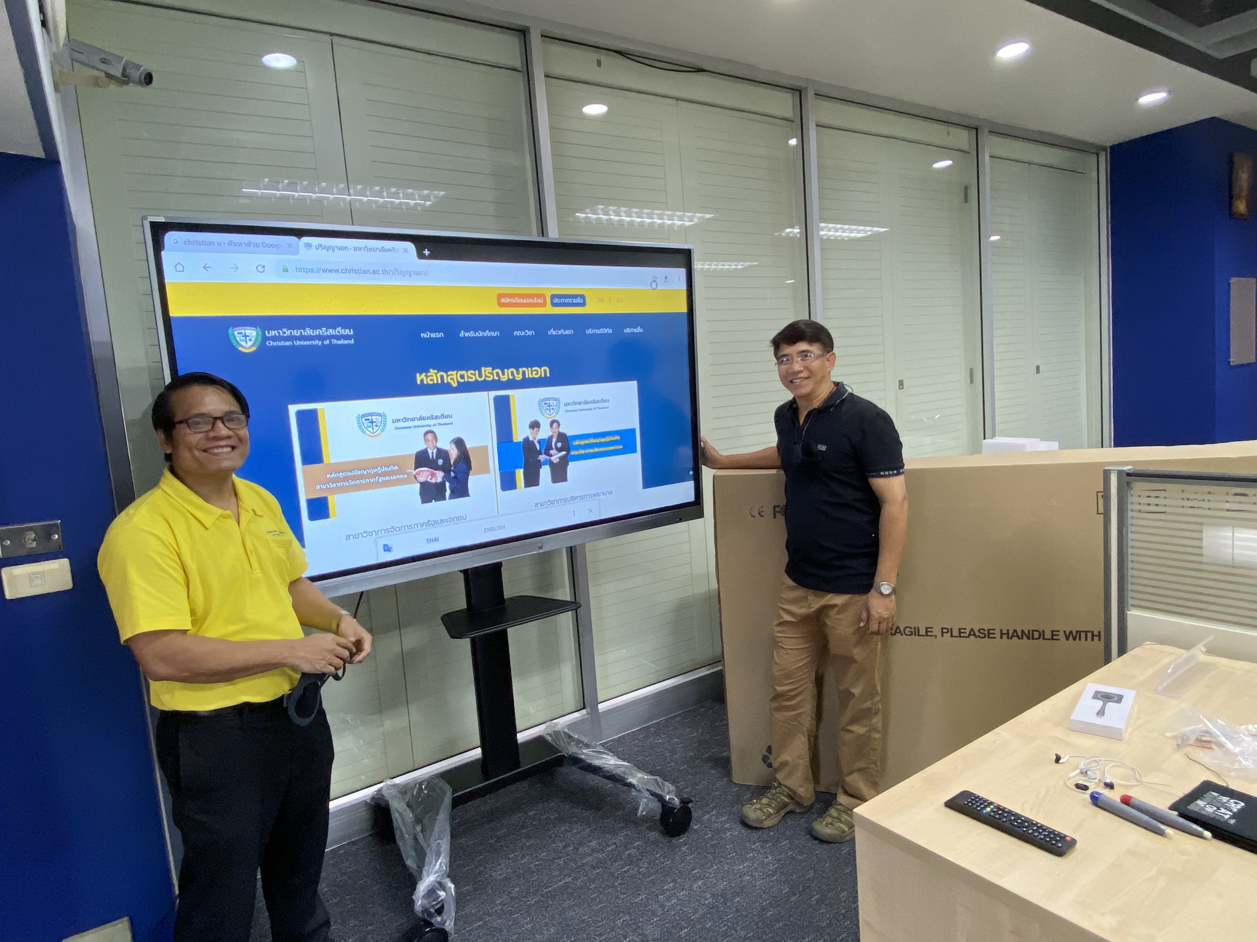 JMTVSTAND MT-F9100 ขาตั้งพื้นทีวีมีล้อเลื่อน สีดำ วัสดุอลูมิเนียม รูปทรงสวยงาม ทันสมัย รองรับทีวีขนาด 37"-75นิ้ว{รับประกัน 3 ปี }0964746498