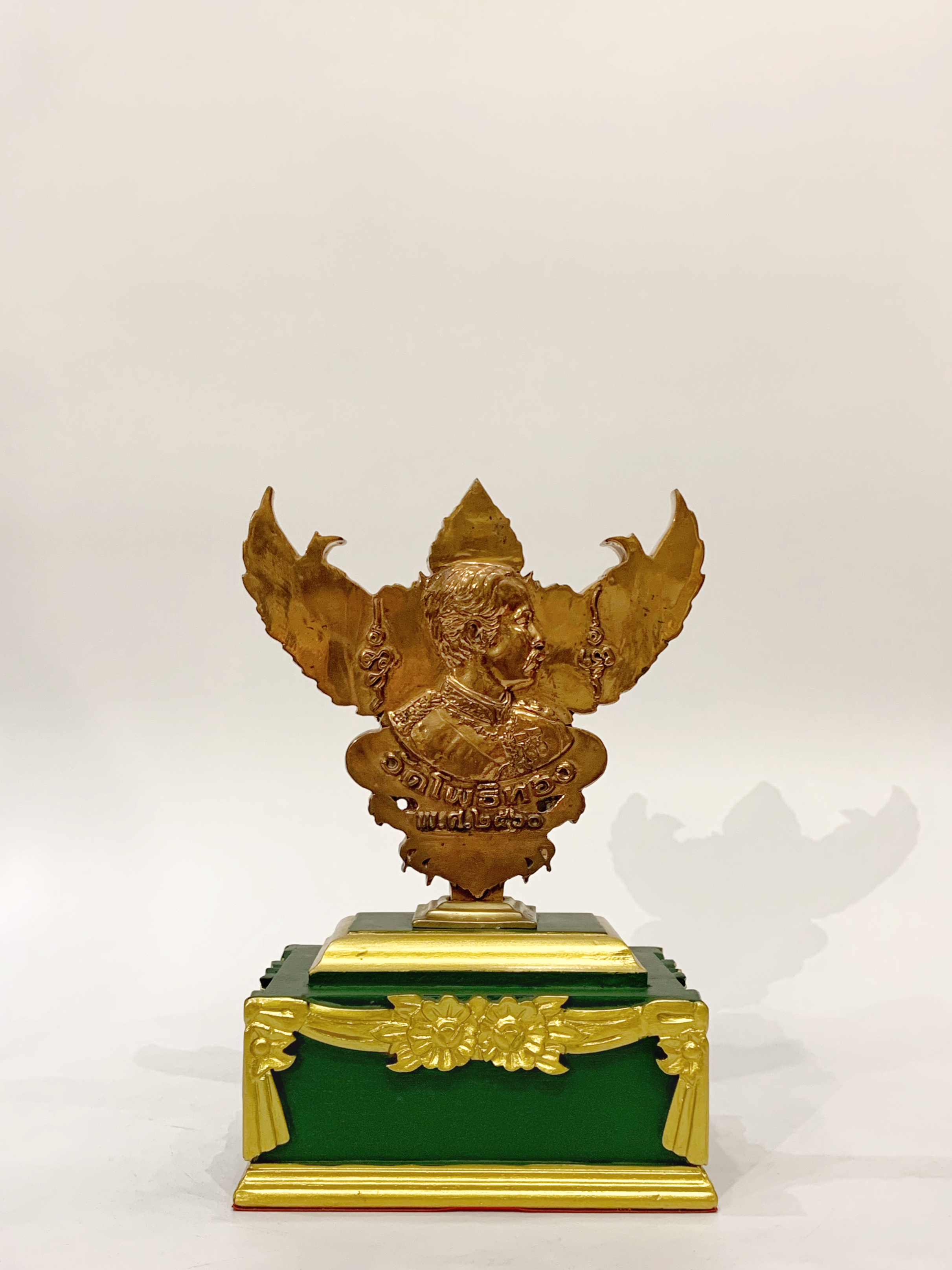 พญาครุฑองค์บูชา รุ่น เปิดขุมทรัพย์