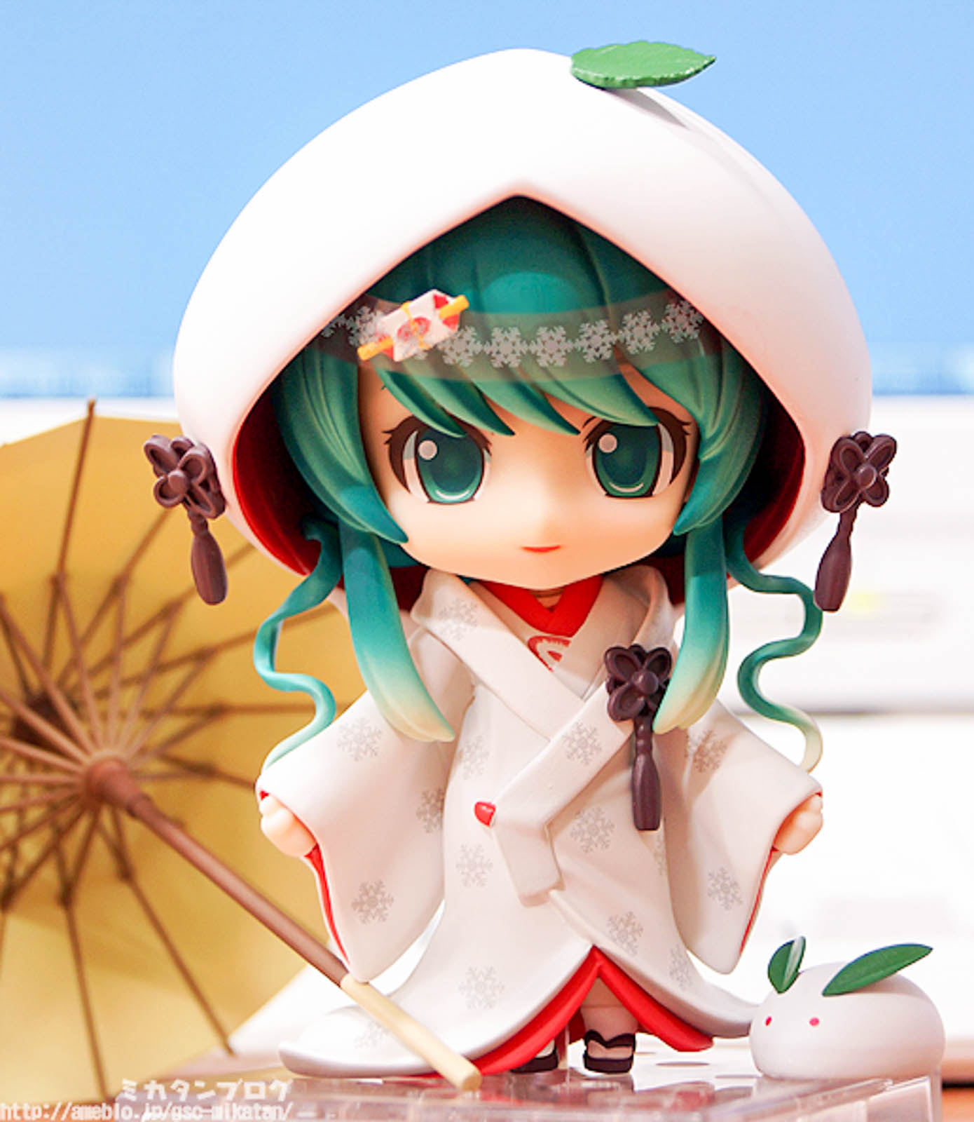 [In-Stock] Snow Miku Strawberry White Kimono Ver. - Nendoroid #303 (Good Smile Company)