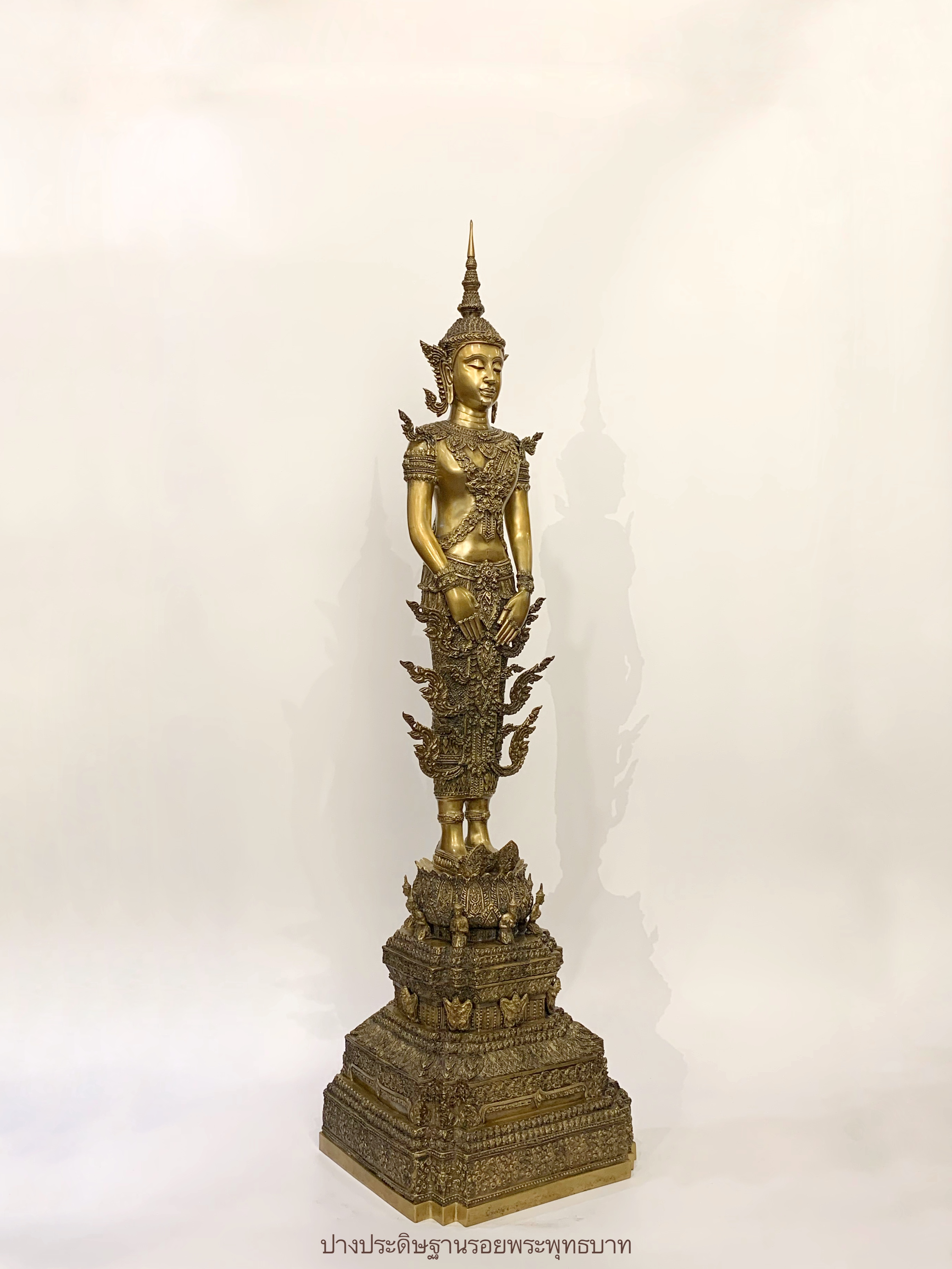 พระพุทธรูป ทรงเครื่องจักพรรดิ์ หน้าตัก 9 นิ้ว (ครบทั้ง 13 ปาง)