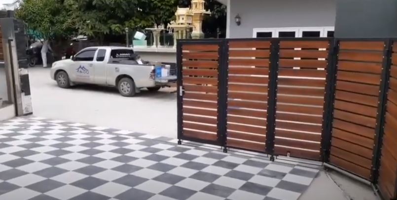 ช่างติดตั้งมอเตอร์รีโมท ประตูรีโมท รั้วสแตนเลส เขตบึงกุ่ม กรุงเทพ (กทม.) และปริมณฑล (ประตูรั้วบ้าน ประตูรั้วโรงงาน)