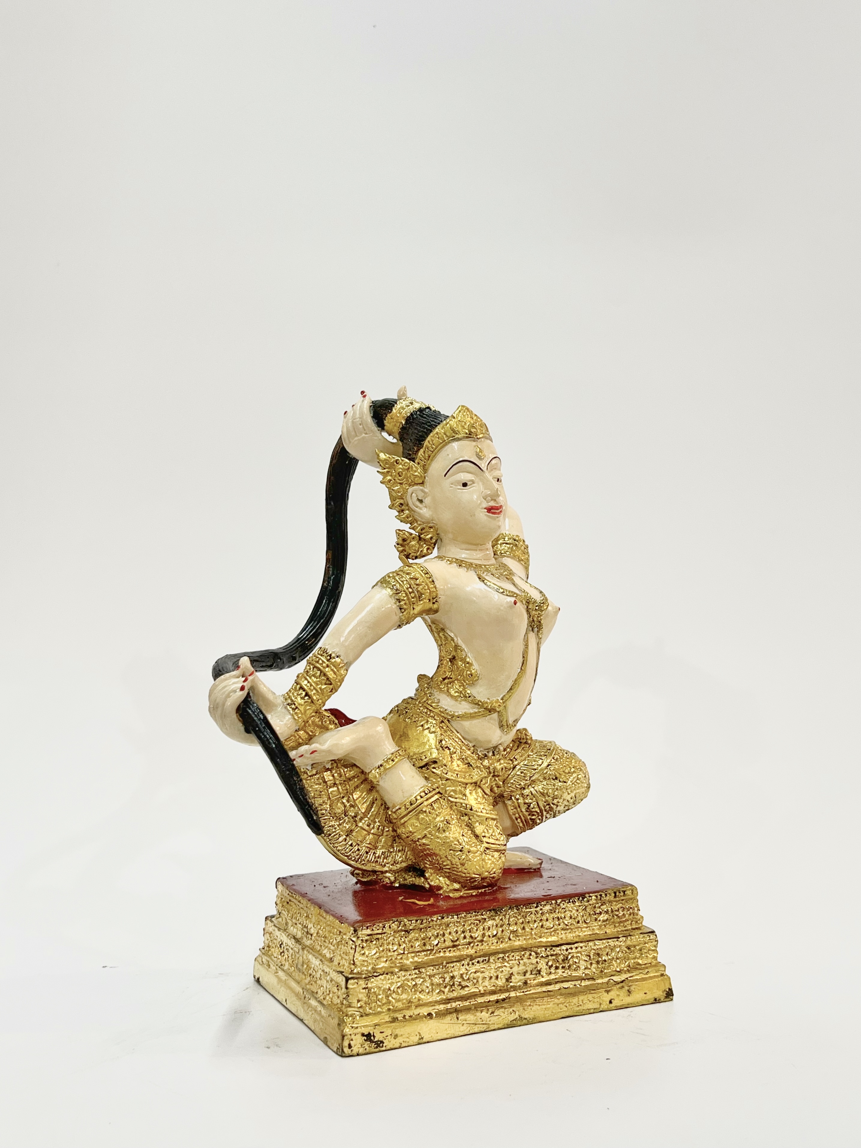 พระแม่ธรณีบีบมวยผม สูง 9 นิ้ว หมายเลข 9