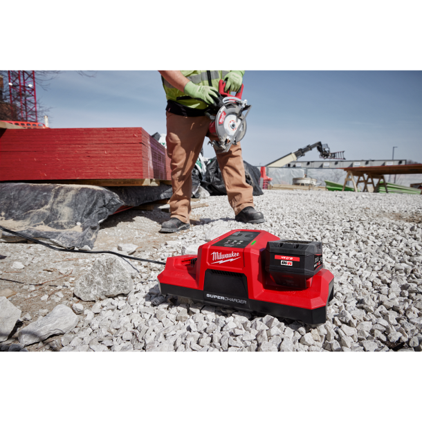 MILWAUKEE M18 DBSC แท่นชาร์จแบตแบตเตอรี่ 18 โวลต์ แบบซุปเปอร์ชาร์จเจอร์ 2 ช่อง