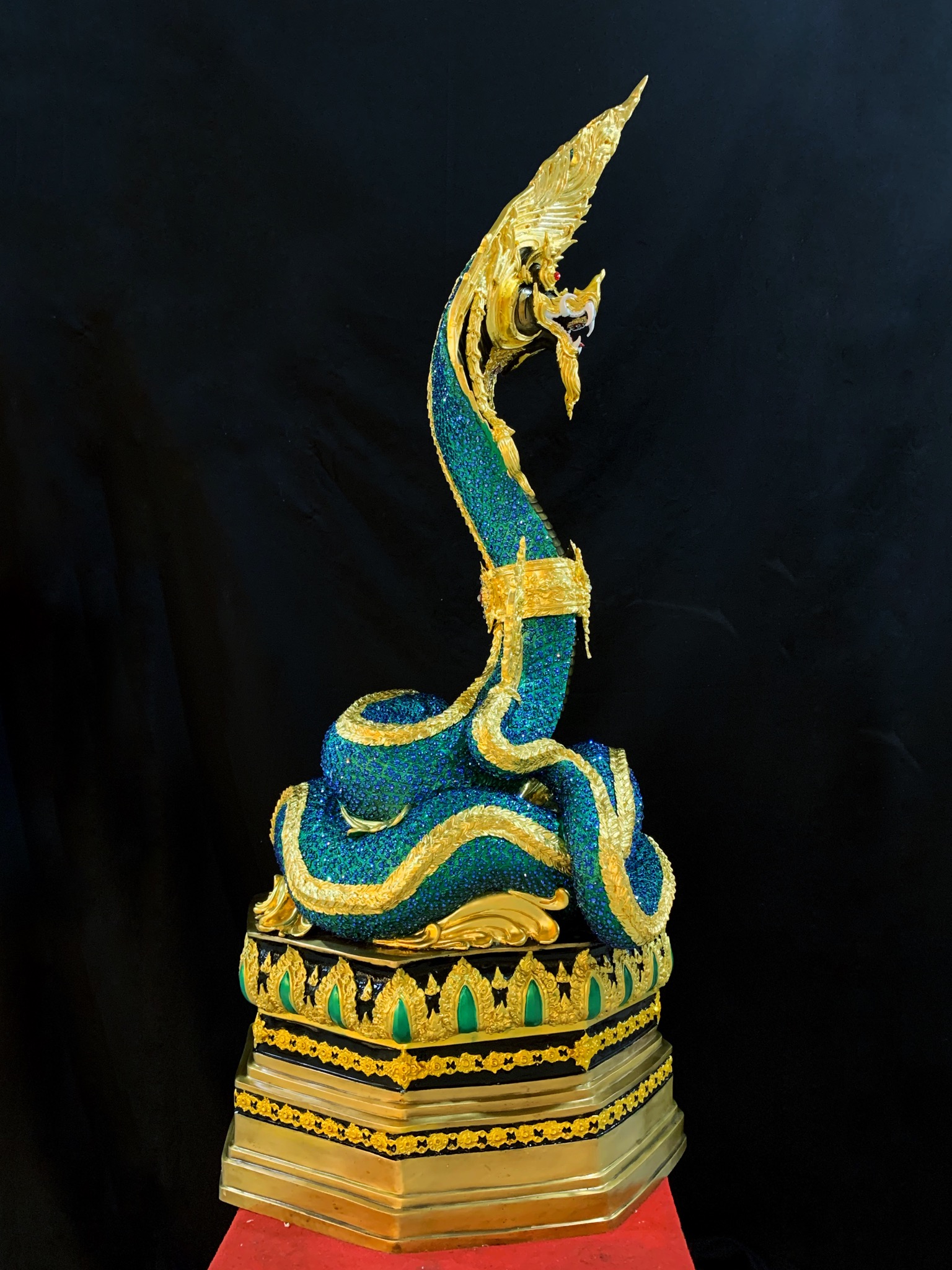 พญานาค สูง 159 cm.