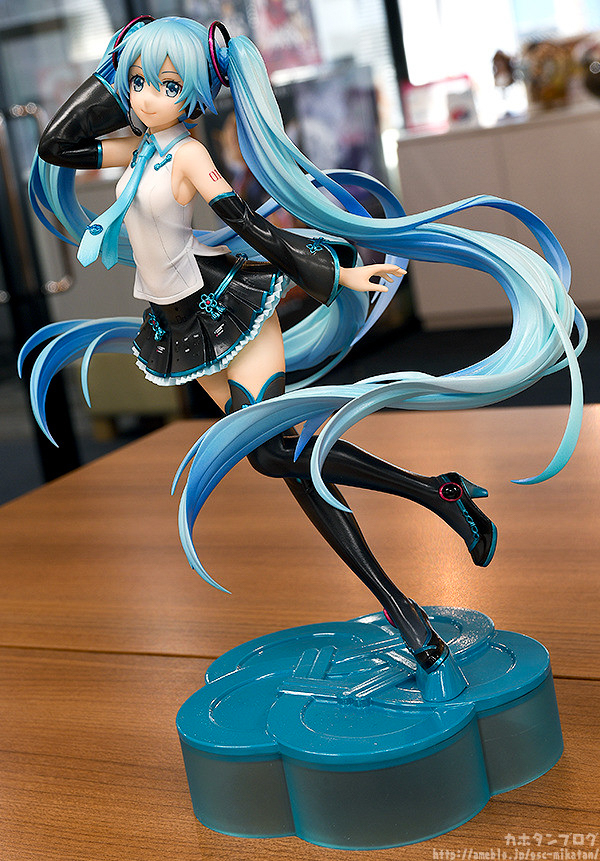 ปิดออเดอร์ (Pre-Order) Hatsune Miku V4 Chinese - 1/8 GSC