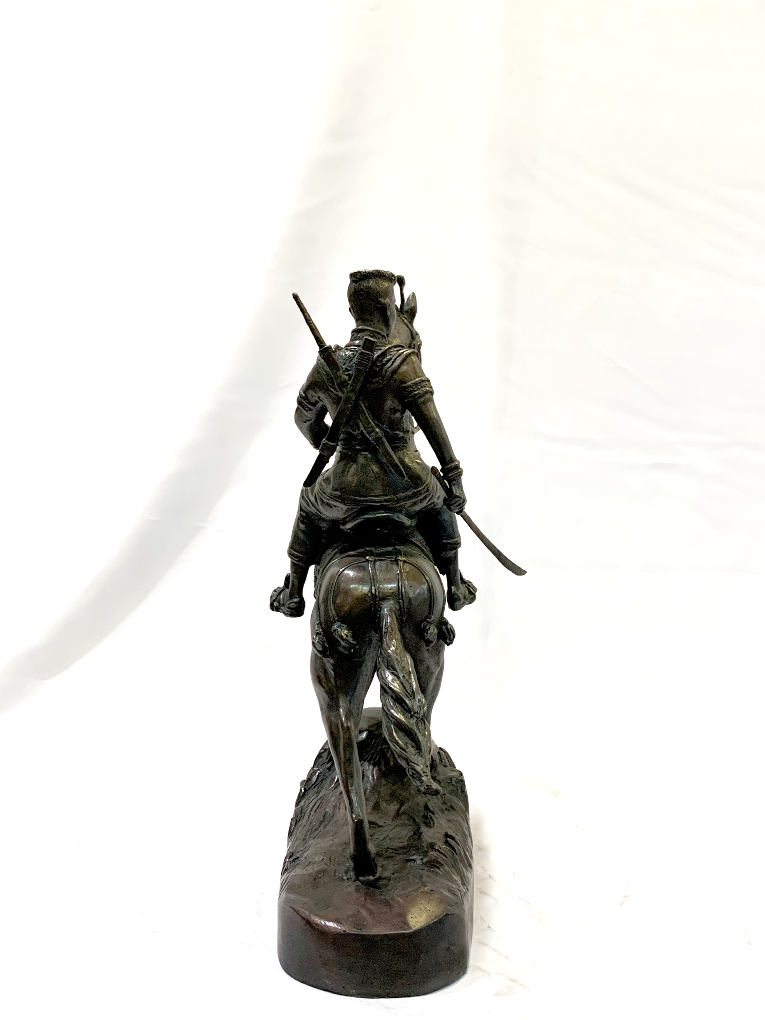 พระนเรศวรมหาราชทรงม้าศึก