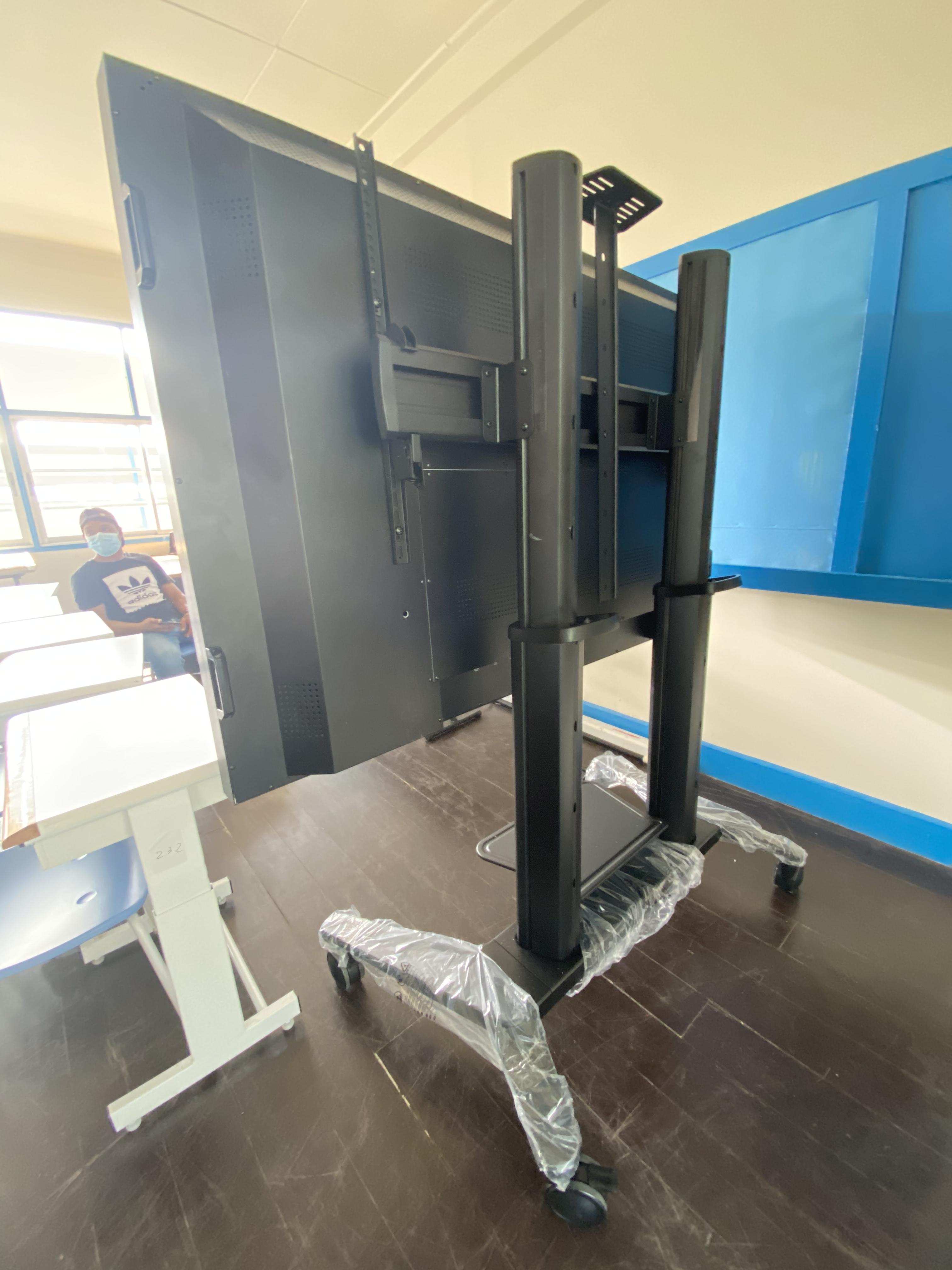 JMTVSTAND MT-F9300 ขาตั้งพื้นทีวีมีล้อเลื่อนTV Stand วัสดุ Aluminium อลูมิเนียม{สีดำ} แข็งแรง สวยหรู ทรงทันสมัย รองรับทีวี 70"-120"นิ้ว{รับประกัน 3 ปี }0964746498