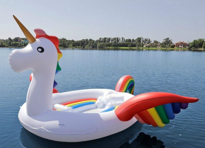 Inflatable Giant Unicorn Pool Float for 6-8persons แพยางยูนิคอร์นเป่าลมขนาดใหญ่ นั่งได้ 6-8 คน