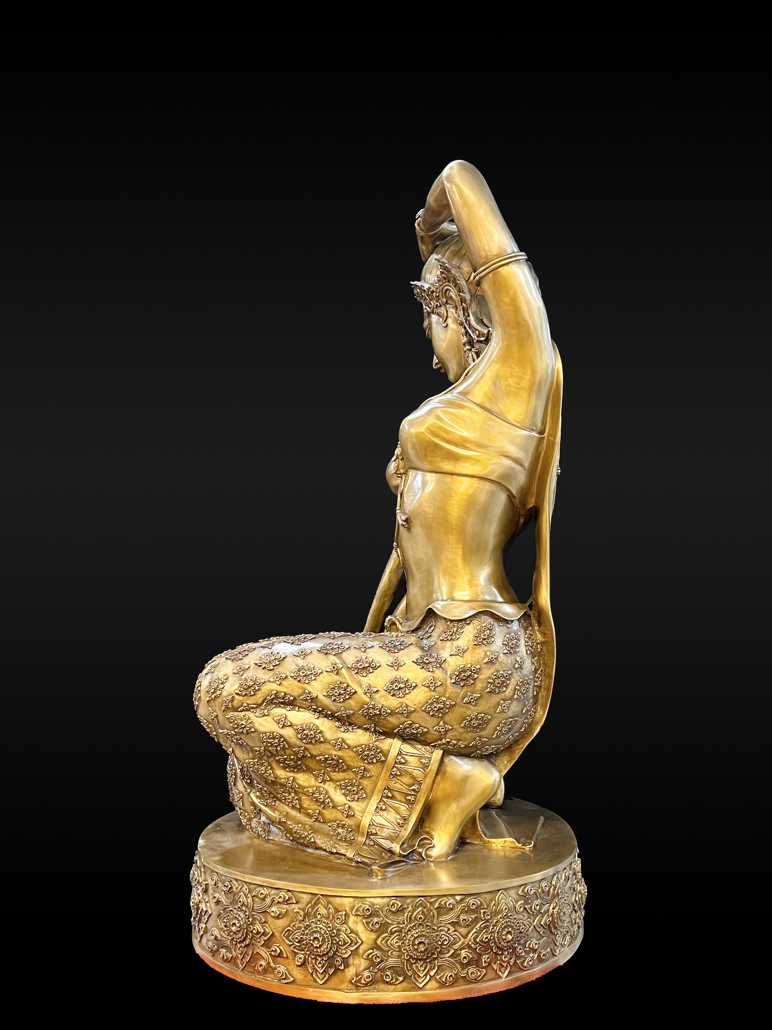 พระแม่ธรณีบีบมวยผม หน้าตัก 30 นิ้ว