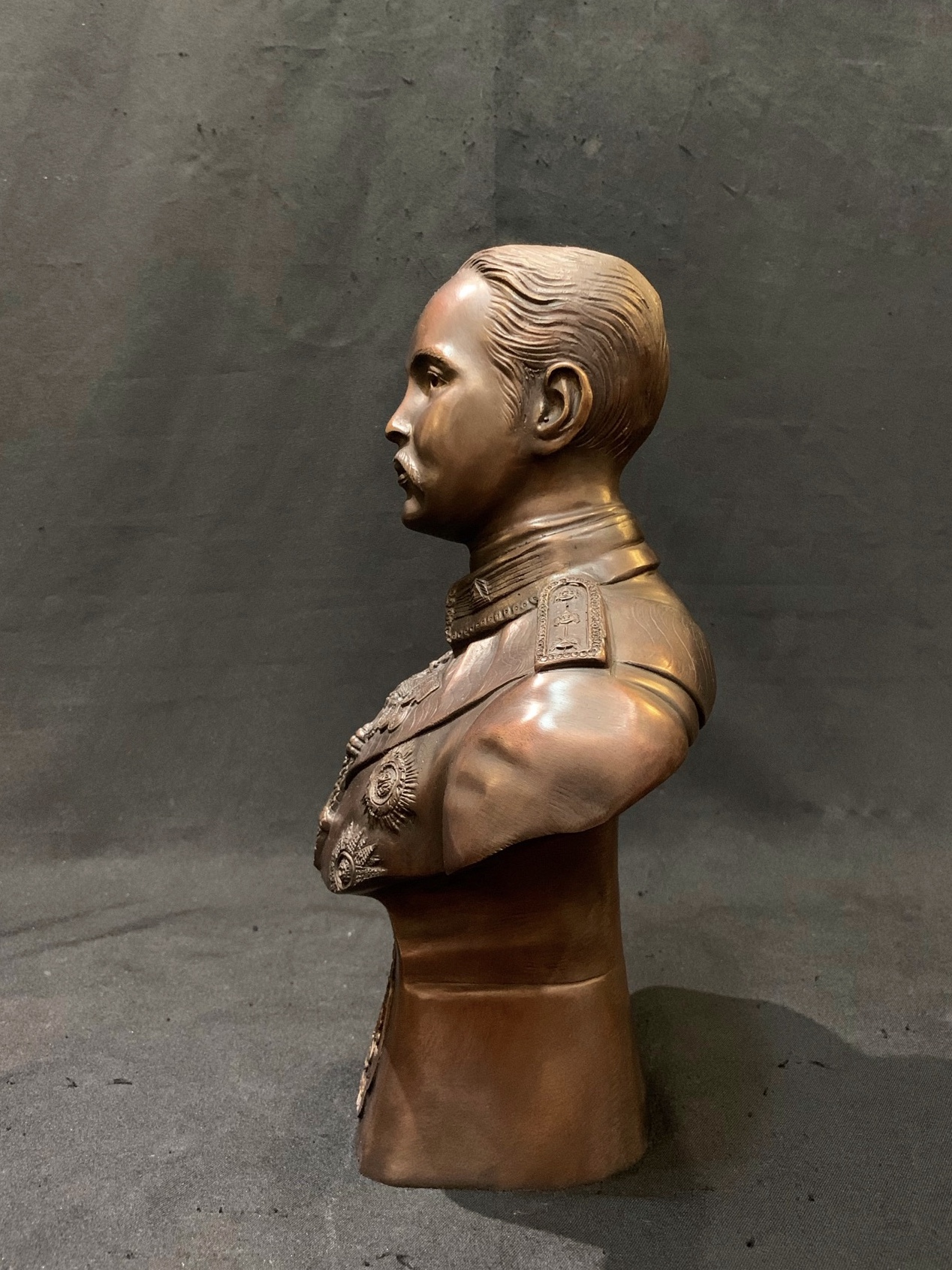 รัชกาลที่ 5 ครึ่งพระองค์ (ตราแผ่นดิน)