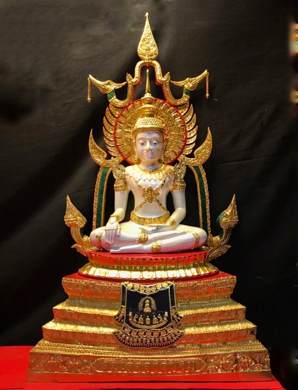 สมเด็จองค์ปฐม หน้าตัก 16 นิ้ว