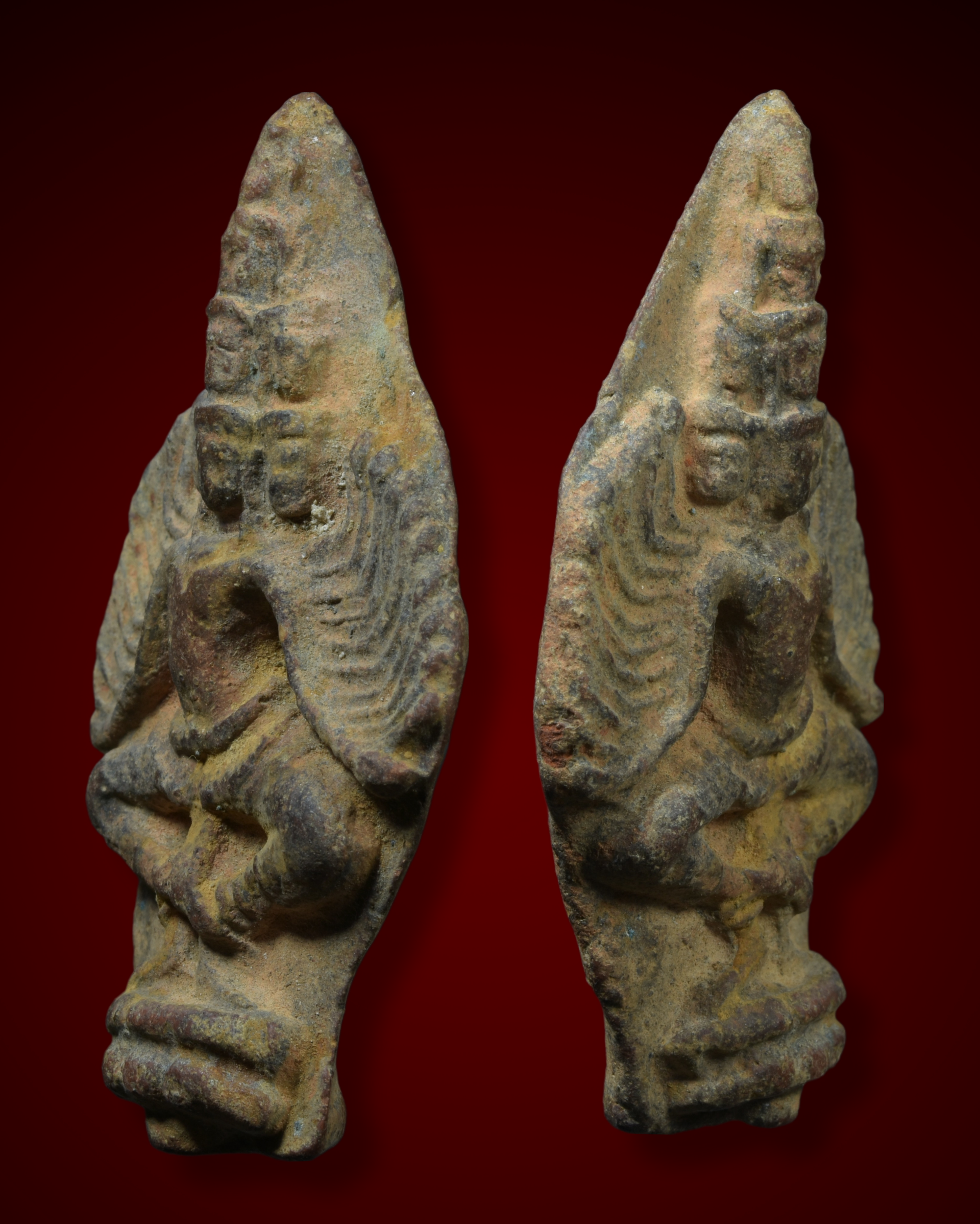 พระเหวัชระ เนื้อดิน