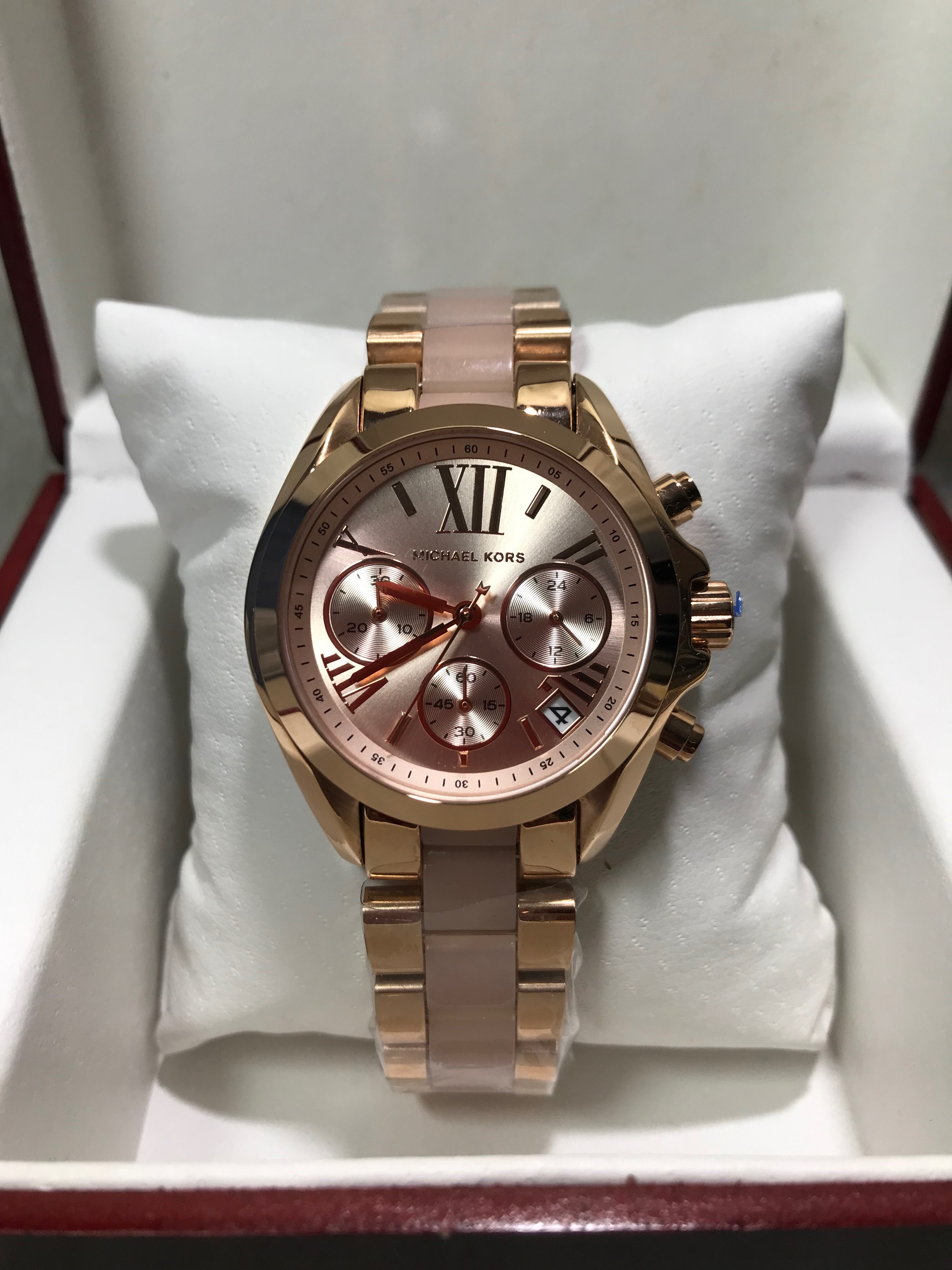 Michael Kors (MK)
