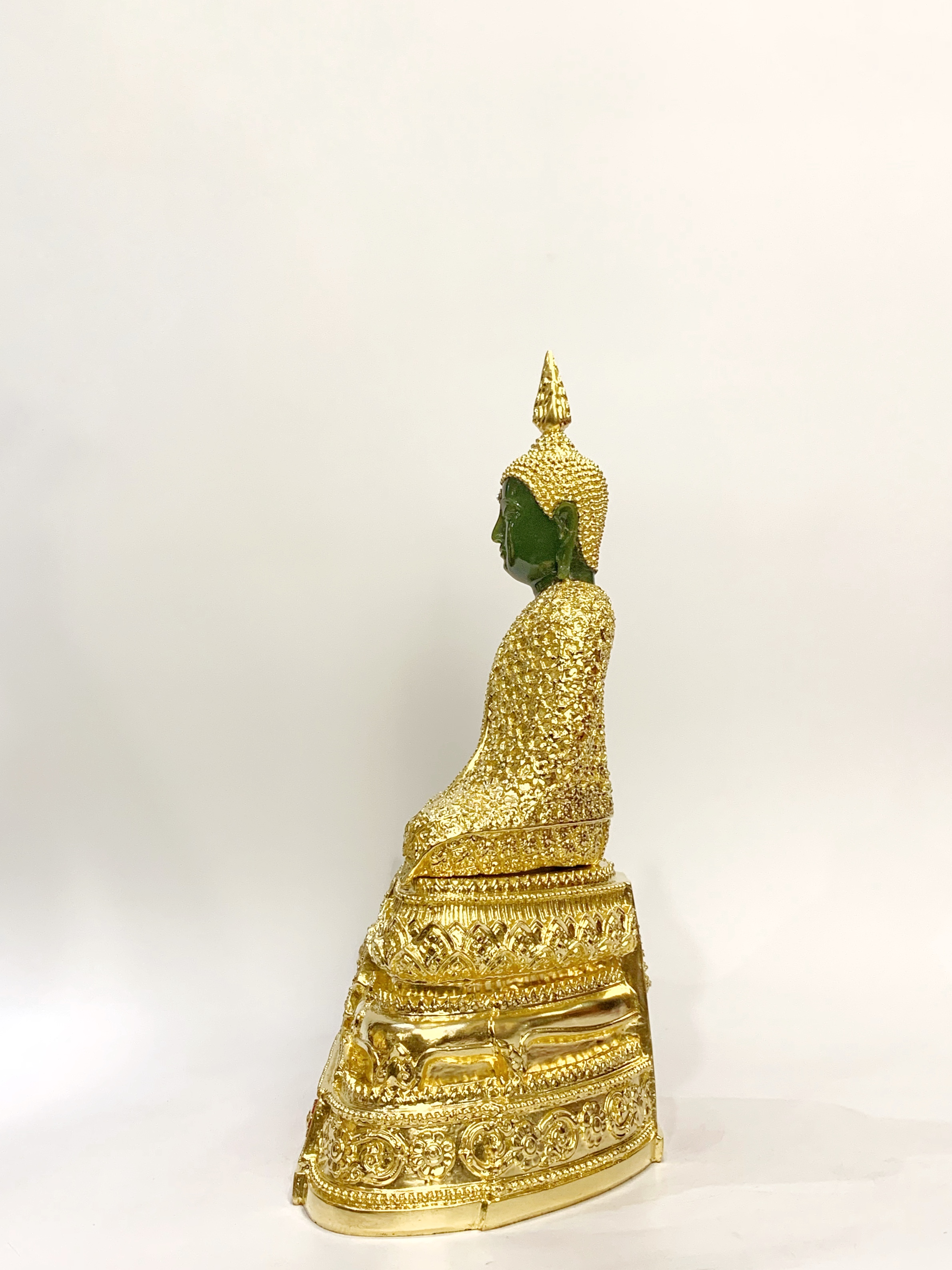 พระแก้วมรกต 3 ฤดู หน้าตัก 9 นิ้ว