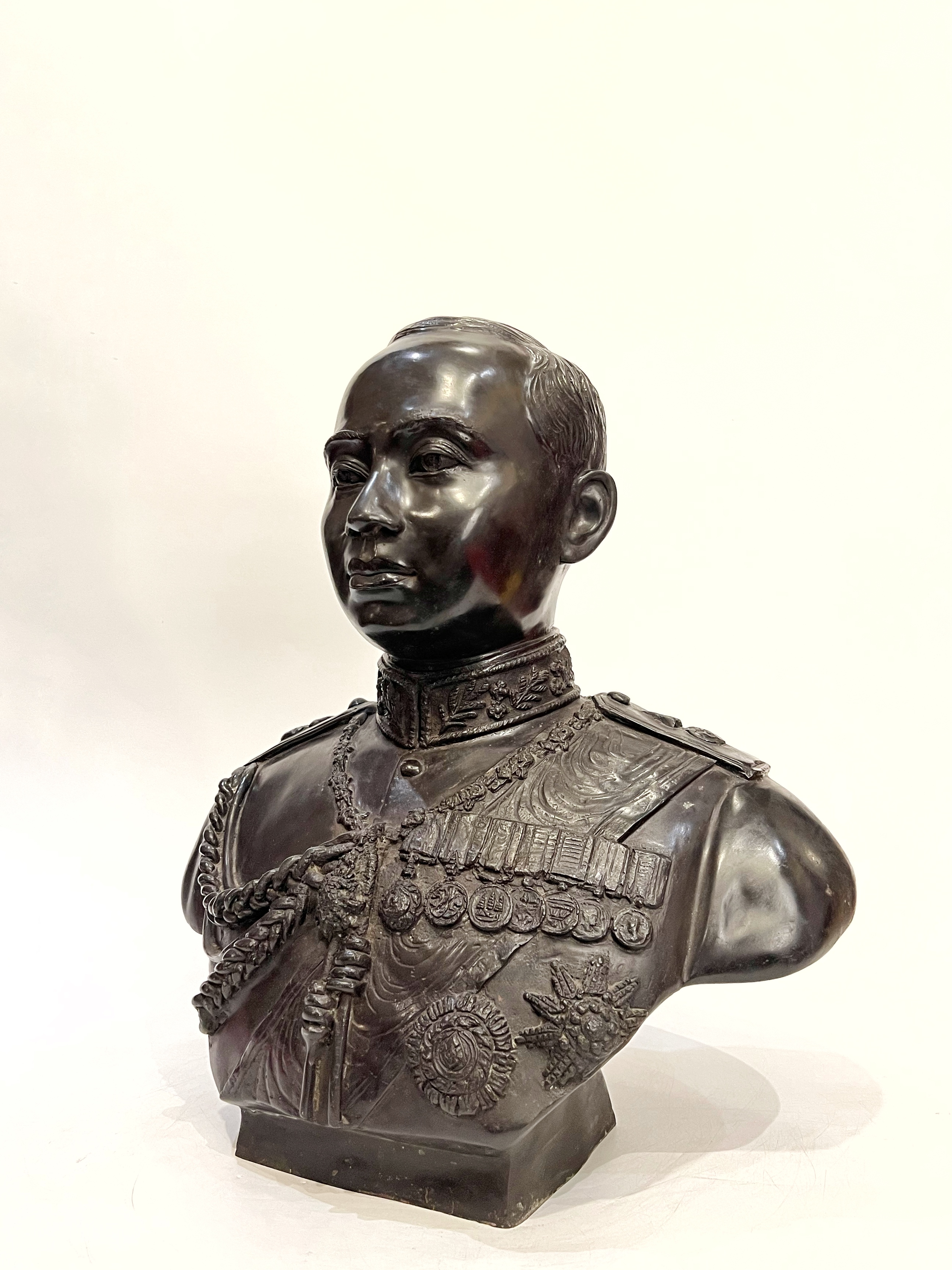 รัชกาลที่ 6 ครึ่งพระองค์