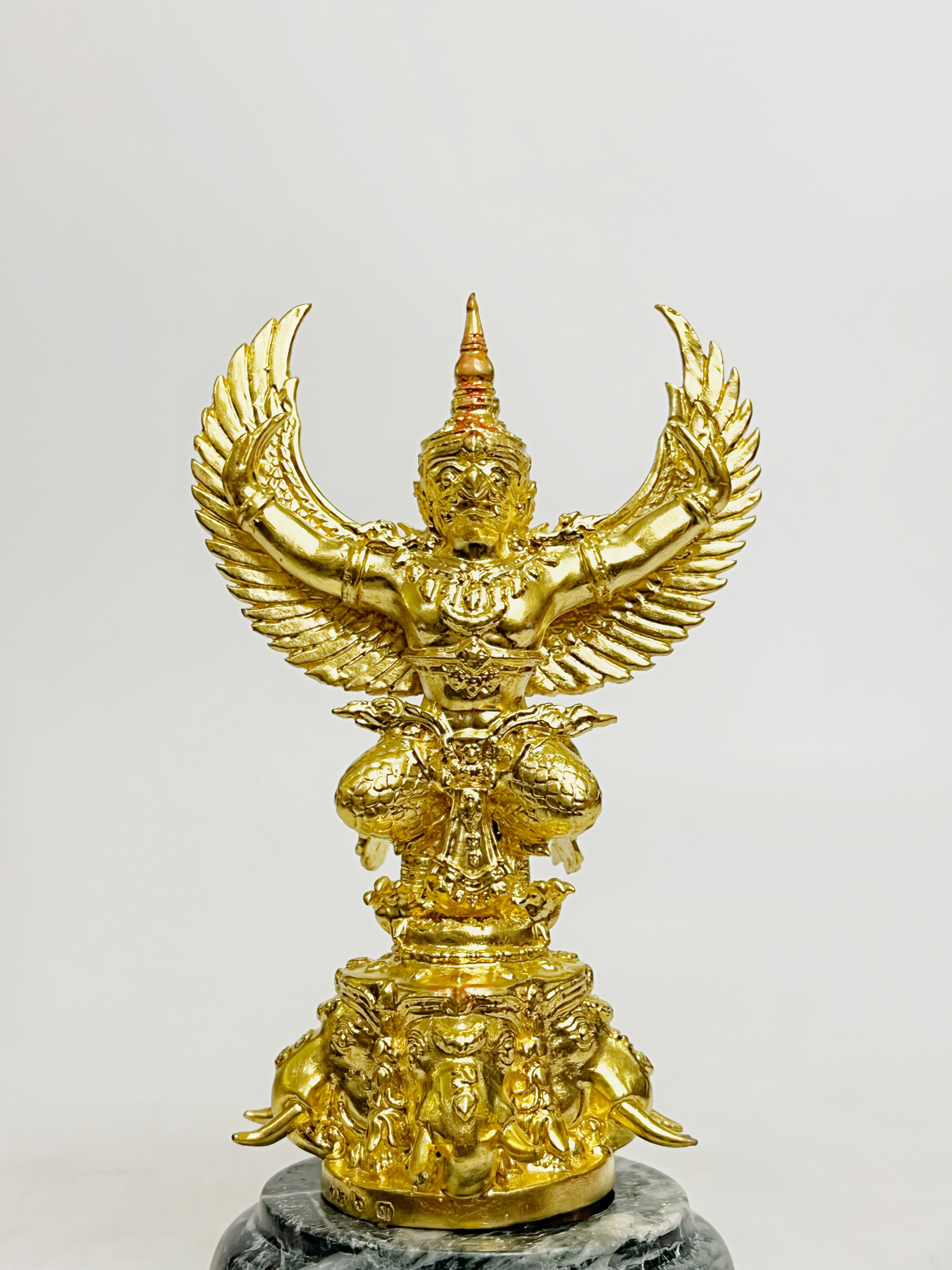 พญาครุฑ องค์บูชา รุ่น มหาเศรษฐี สูง 8 นิ้ว (ขนาดกลาง)