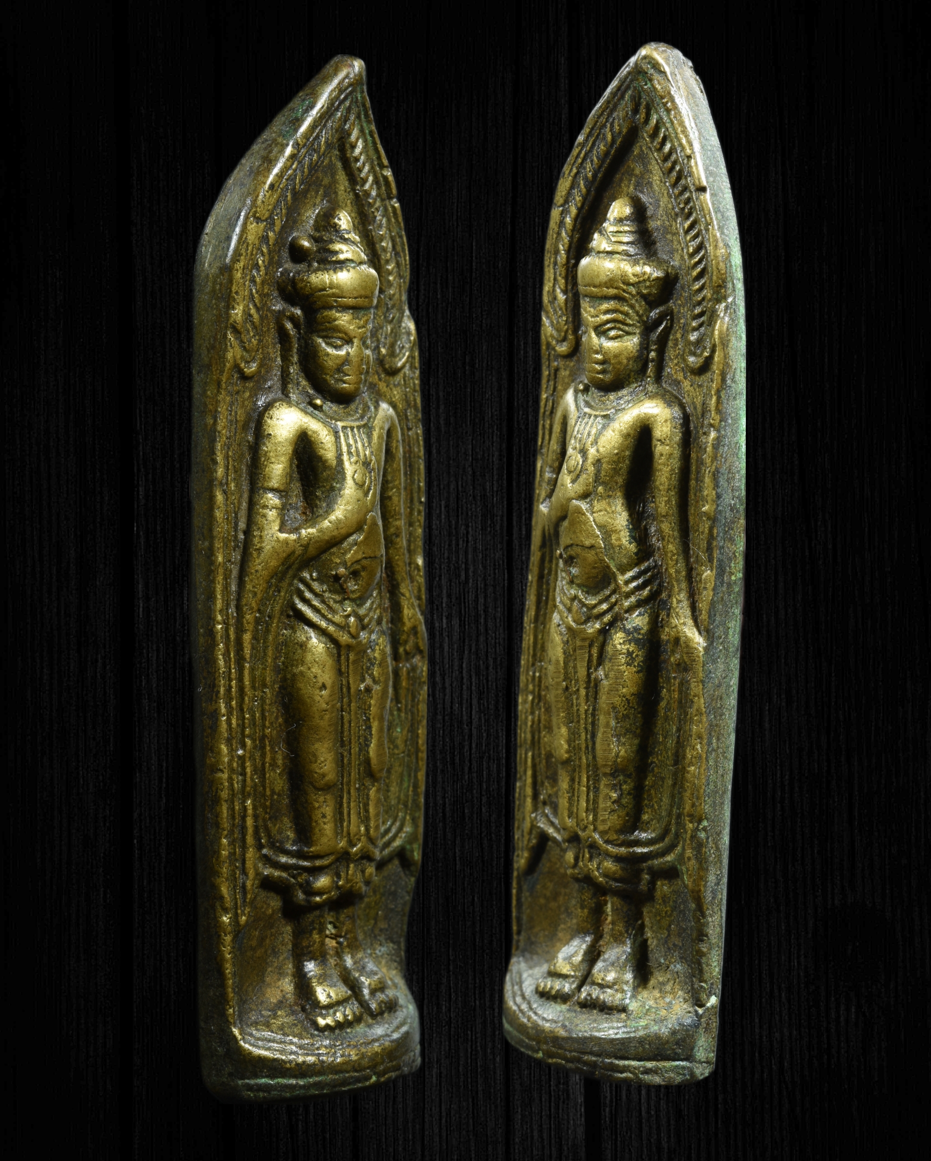 พระร่วงหลังรางปืน เนื้อทองเหลือง