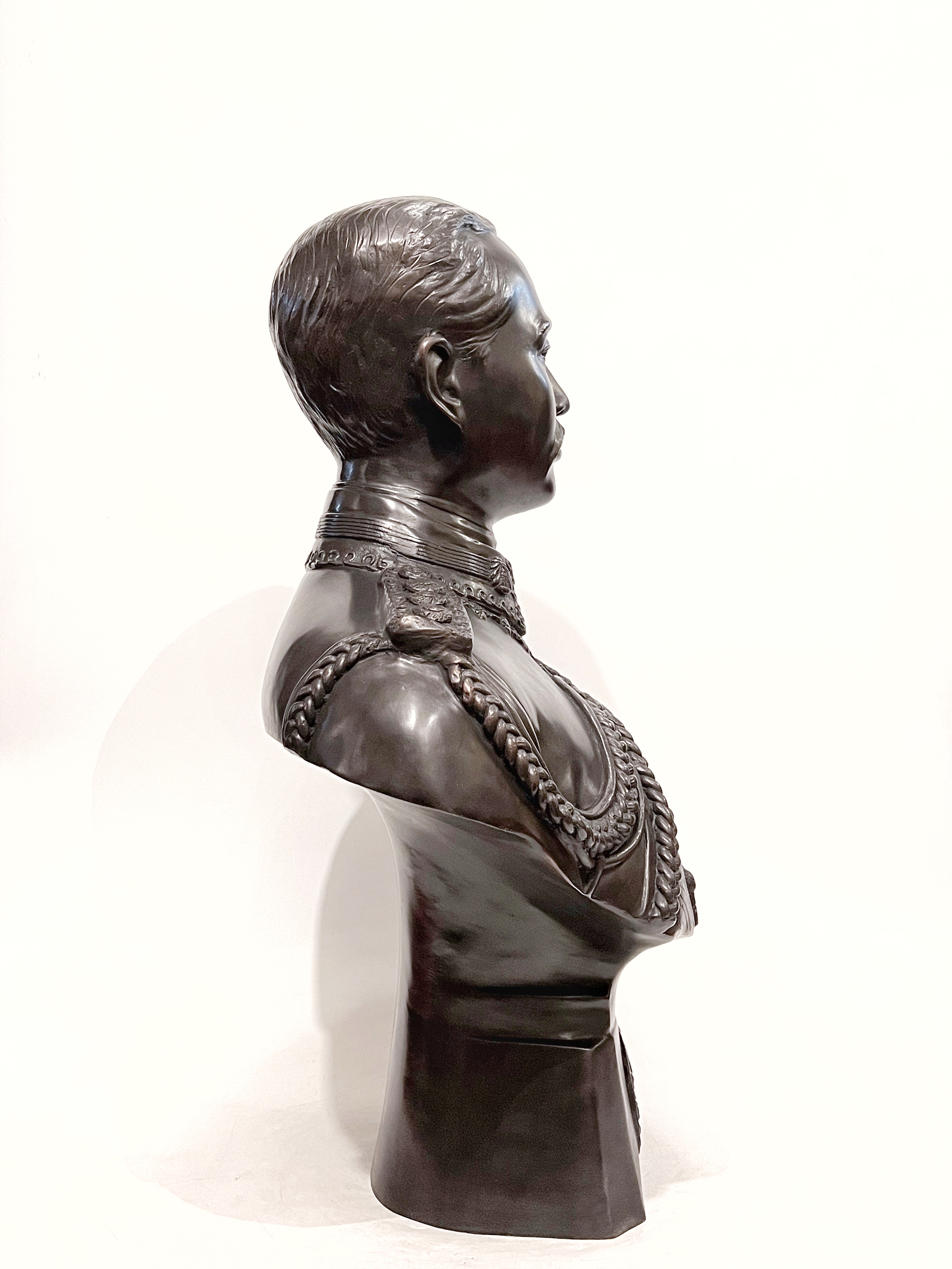 รัชกาลที่ 5 ครึ่งพระองค์ (ขนาดเท่าจริง)