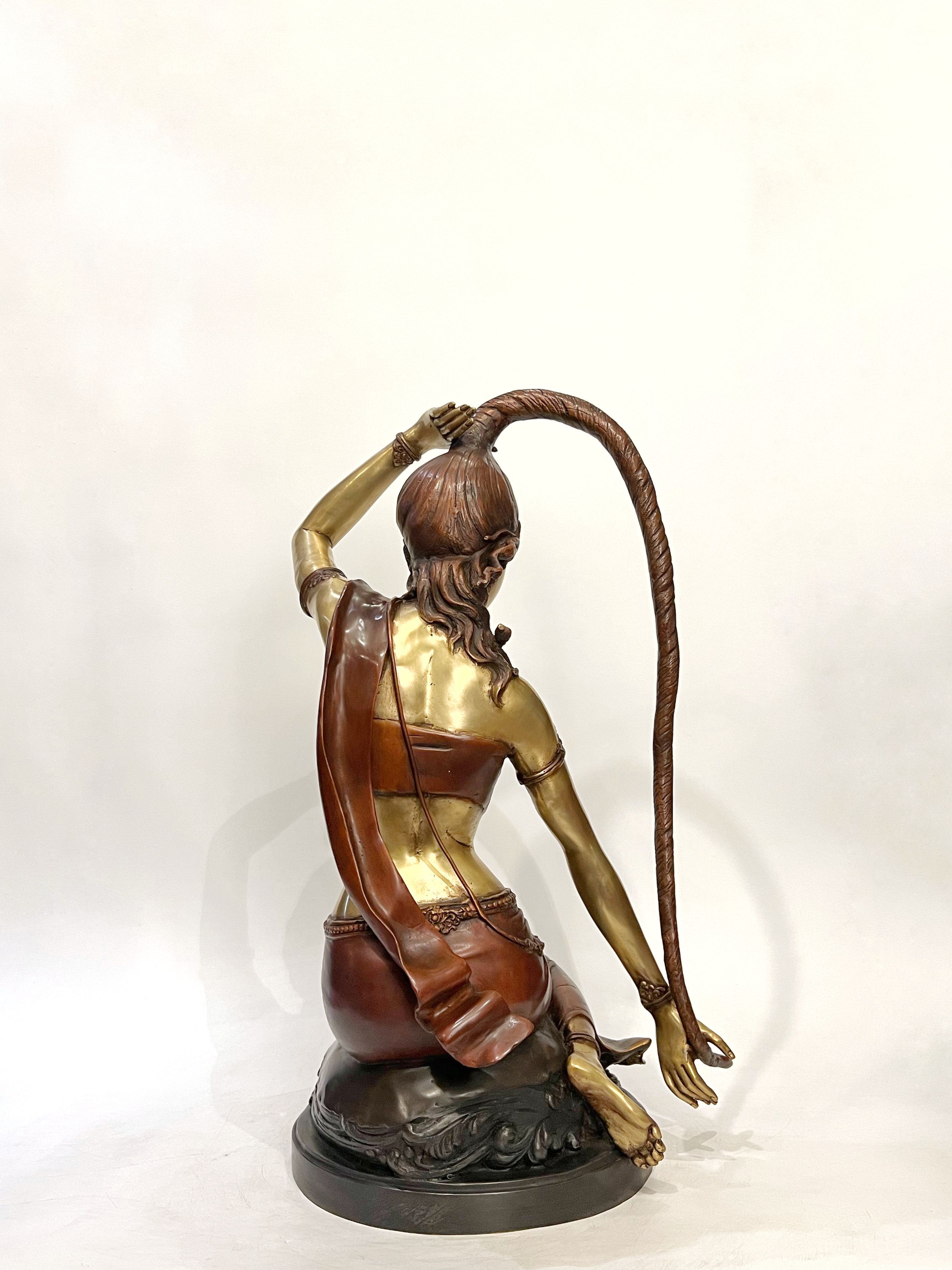 พระแม่ธรณีบีบมวยผม หน้าตัก 12 นิ้ว