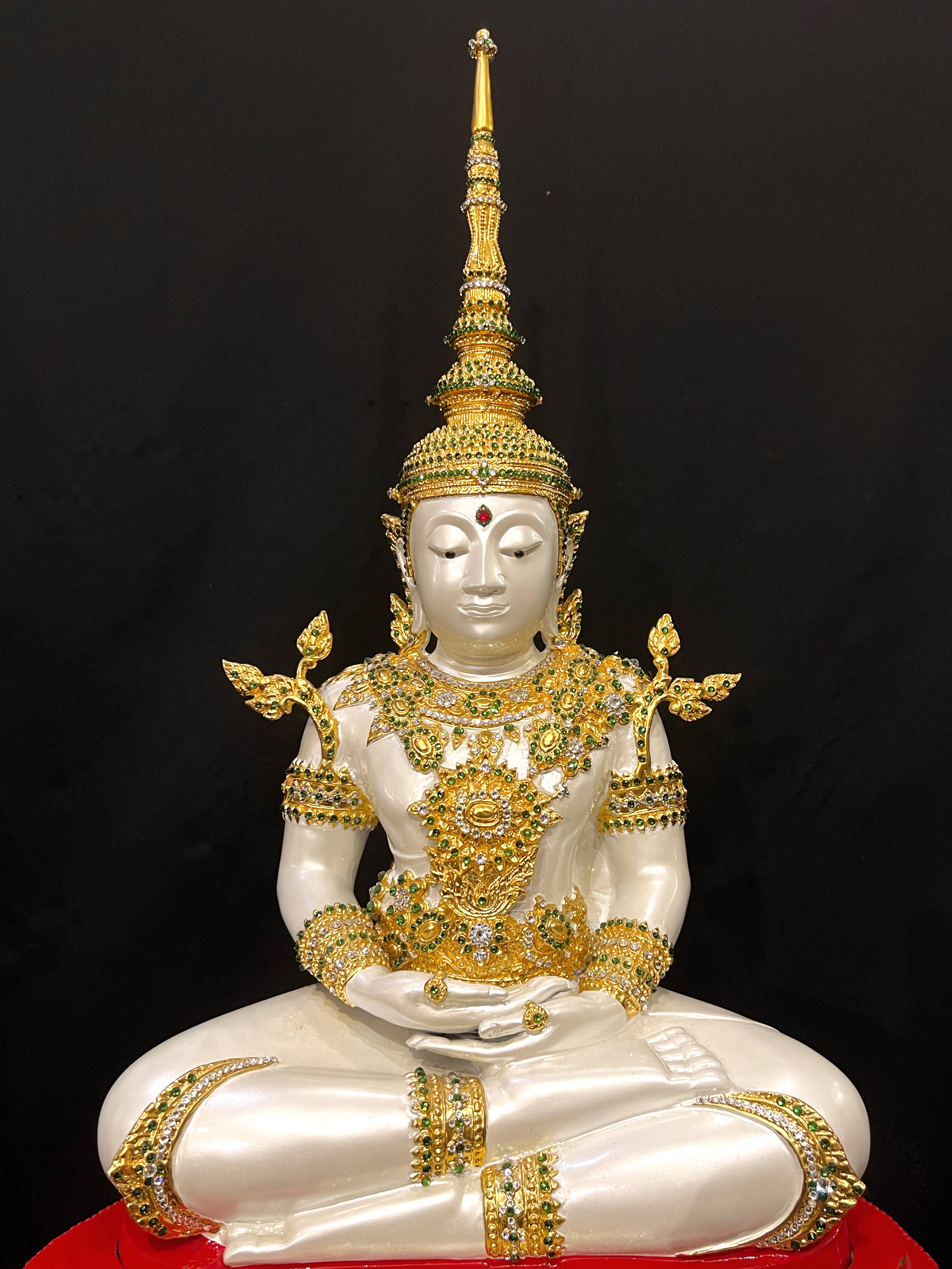 พระแก้วมรกต ทรงเครื่องฤดูร้อน หน้าตัก 16 นิ้ว