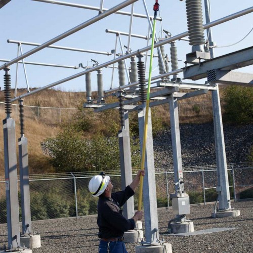 AMPROBE รุ่น TIC 300 Pro/Kit with TIC 410A โพรบวัดไฟสูงพร้อมด้ามต่อ 57 นิ้ว ระดับแรงดันไฟฟ้าแรงสูงถึง 122 kV