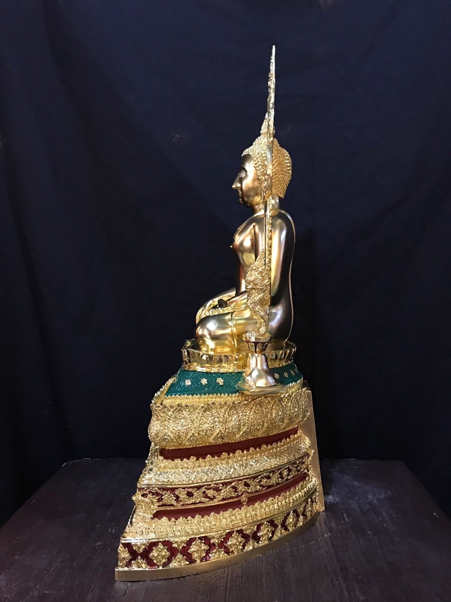 หลวงพ่อเพชร หน้าตัก 9 นิ้ว