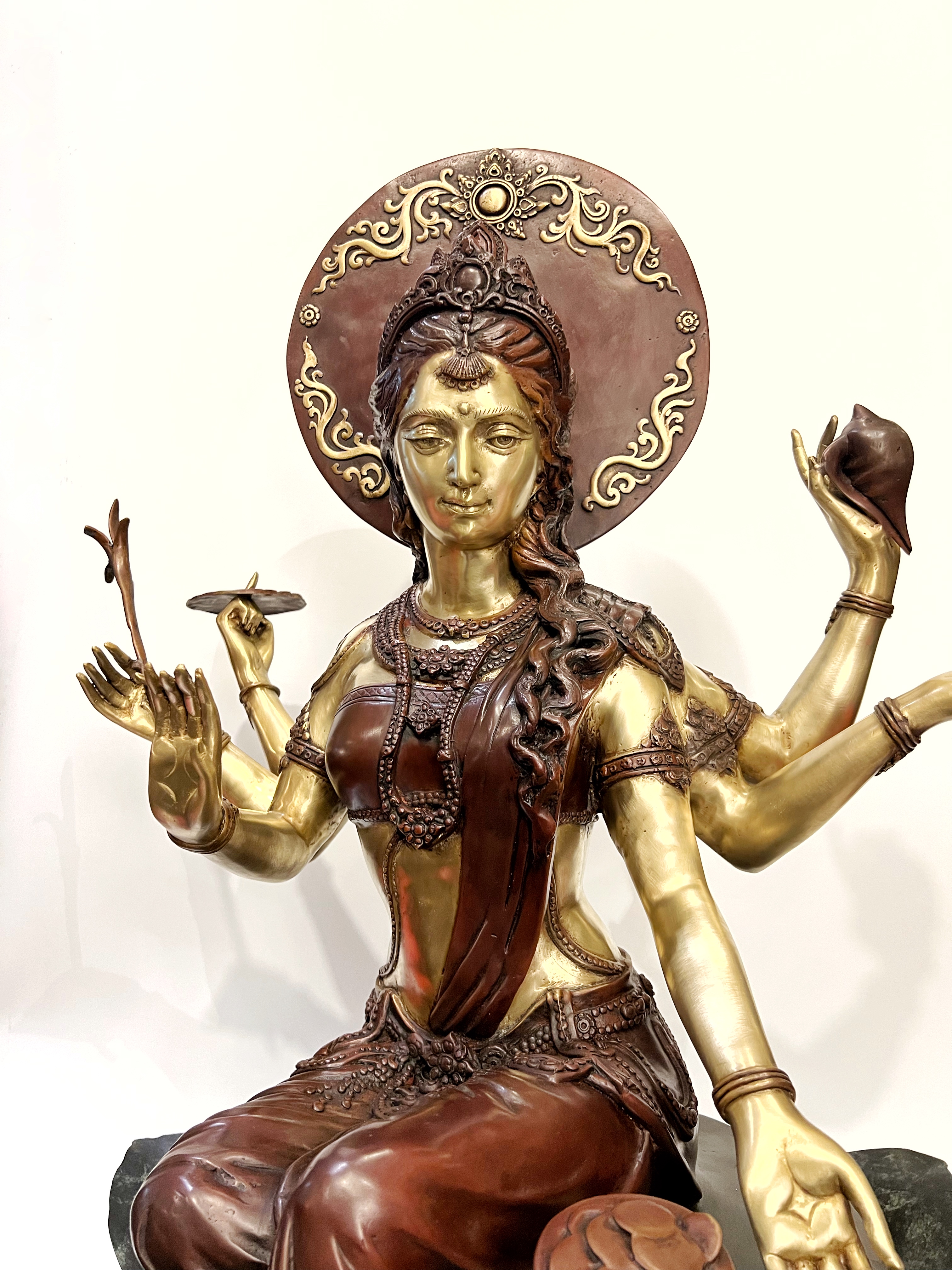 พระแม่ลักษมี หน้าตัก 16 นิ้ว