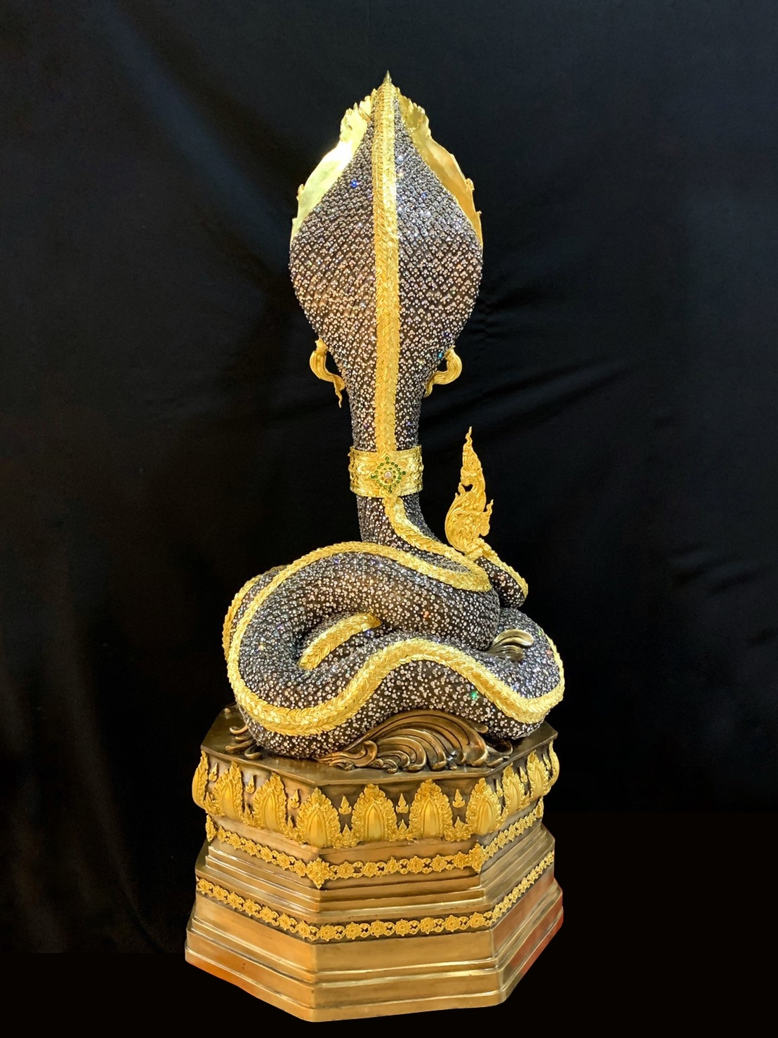 พญานาค สูง 159 cm.