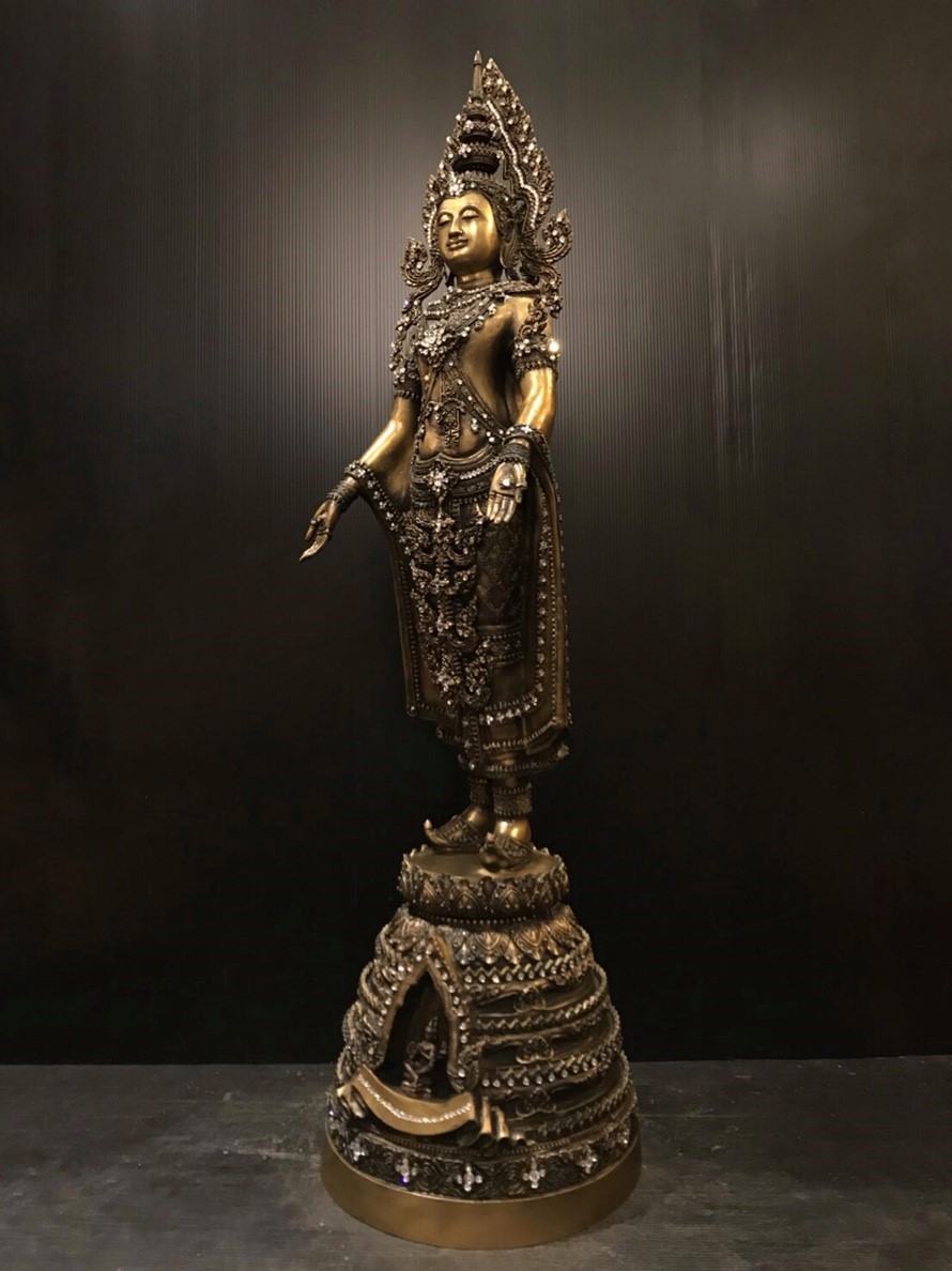 พระพุทธมหาจักรพรรดิ ปางเปิดโลก สูง 32 นิ้ว