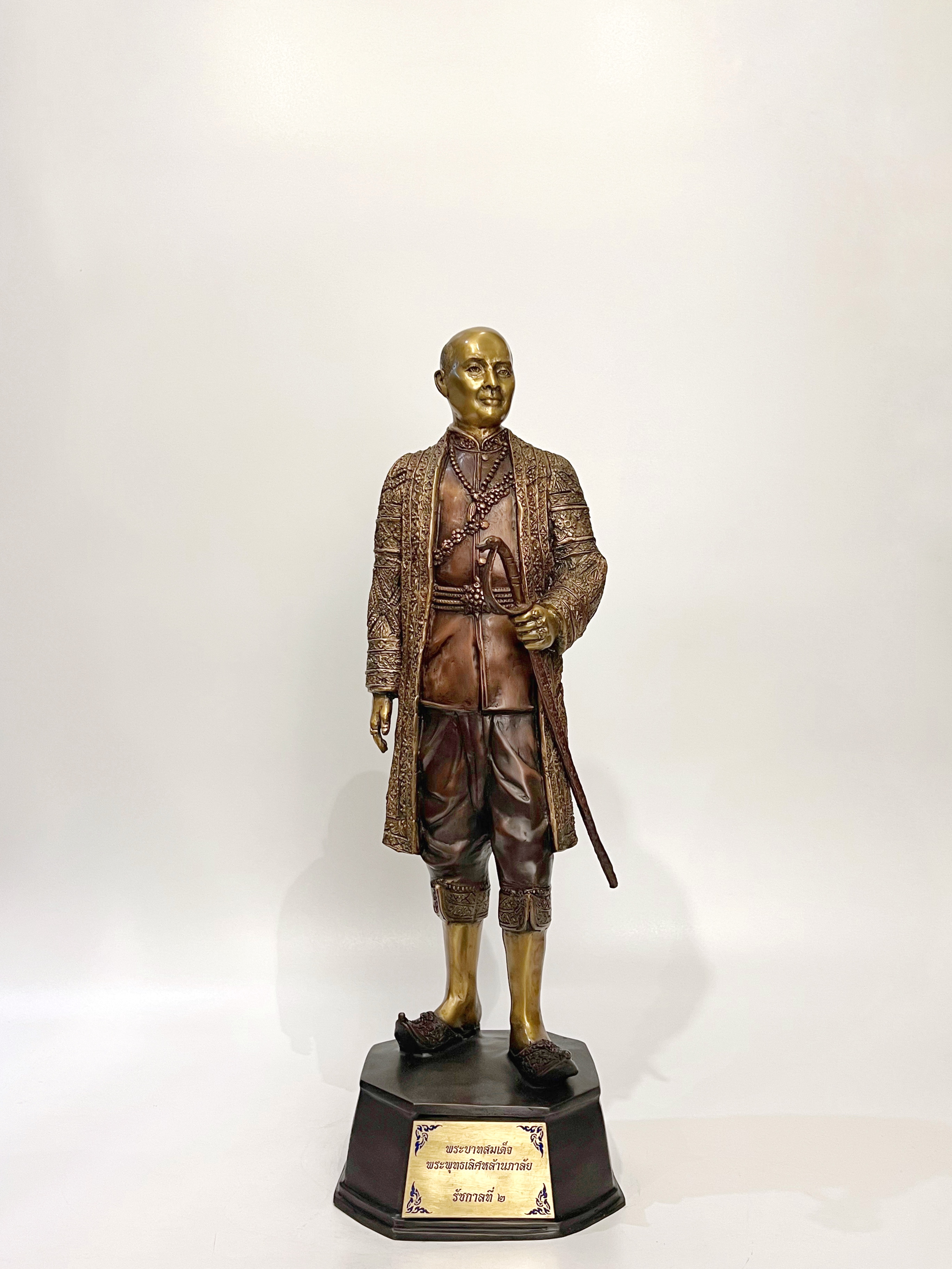 ประติมากรรมชุด 9 รัชกาล หน้าตัก 9 นิ้ว