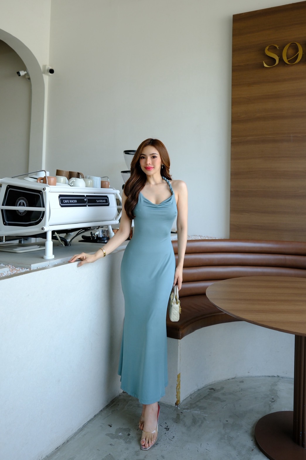 #5100 Canit Dress - เดรสยาวคล้องคอ ทรงคอถ่วงเนื้อผ้าพรีเมี่ยมยืดหยุ่นสูง ชายทรงหางปลาเบาๆ thitiya