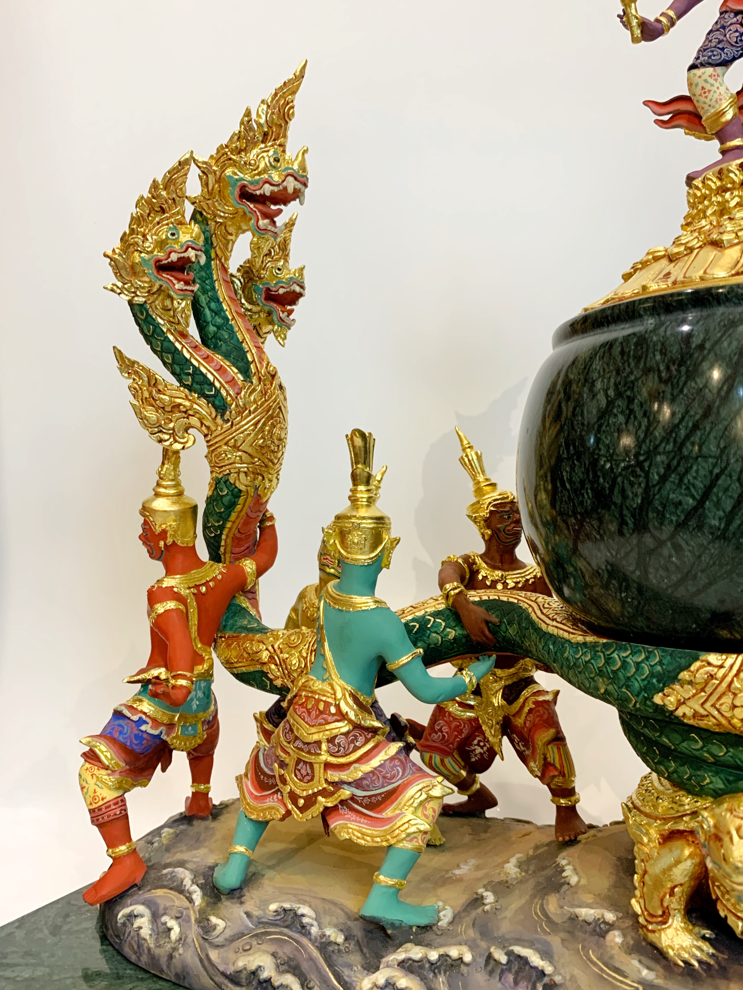 ครอบน้ำอมฤต พระนารายณ์กวนเกษียรสมุทร พร้อมฐานหินอ่อน