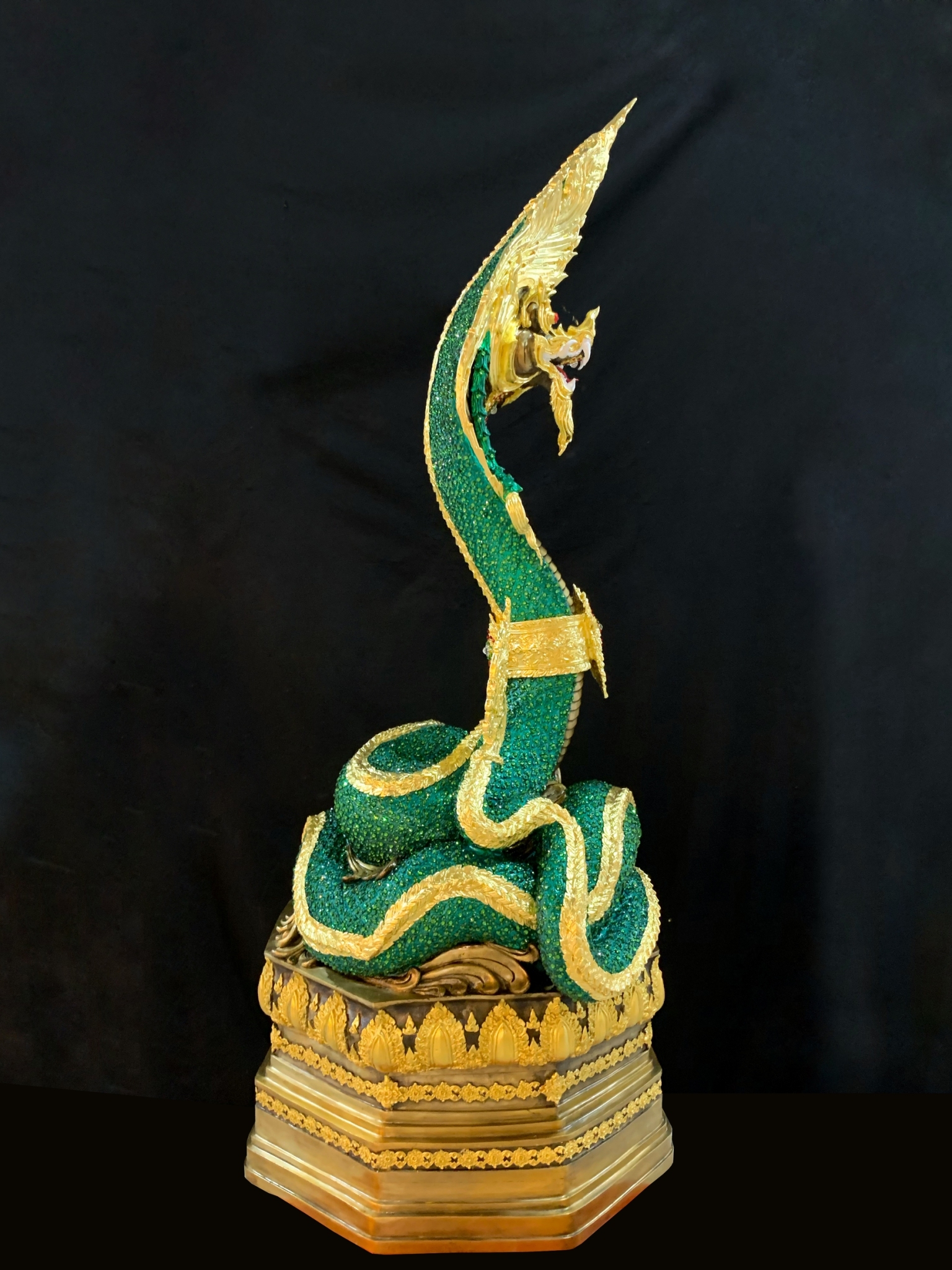 พญานาค สูง 159 cm.