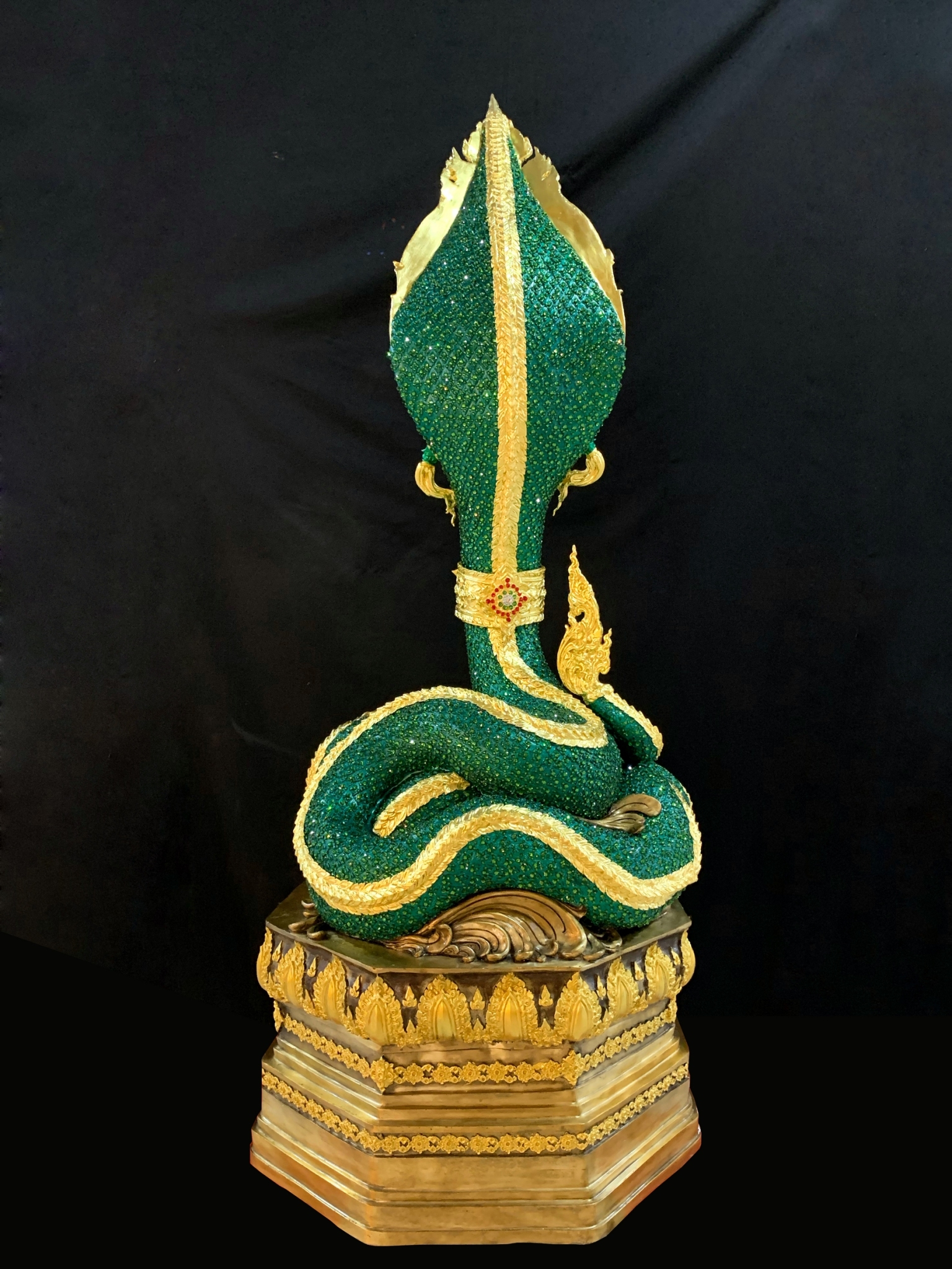 พญานาค สูง 159 cm.