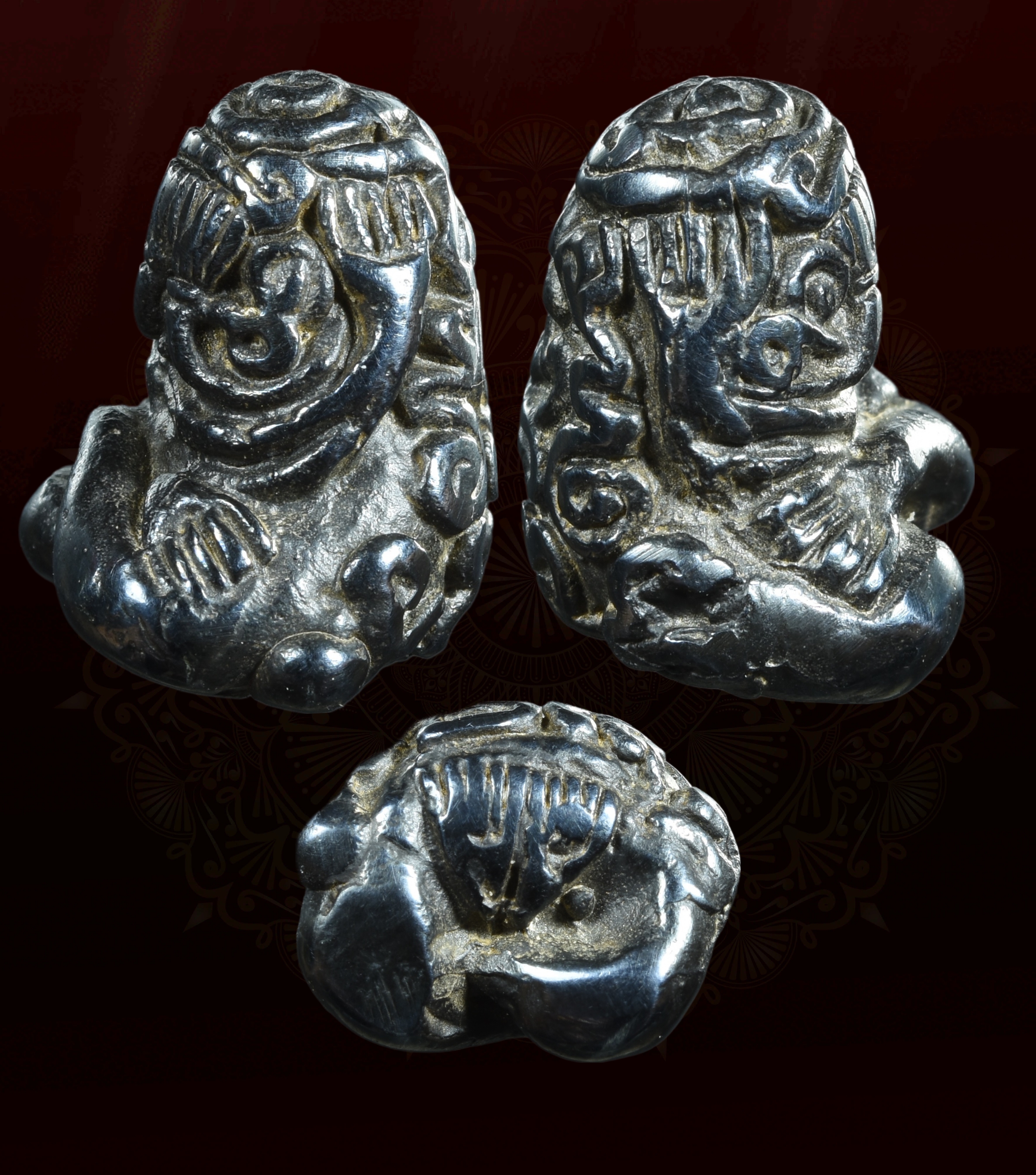 พระปิดตาหลังยันต์ยุ่ง เนื้อเมฆพัตร