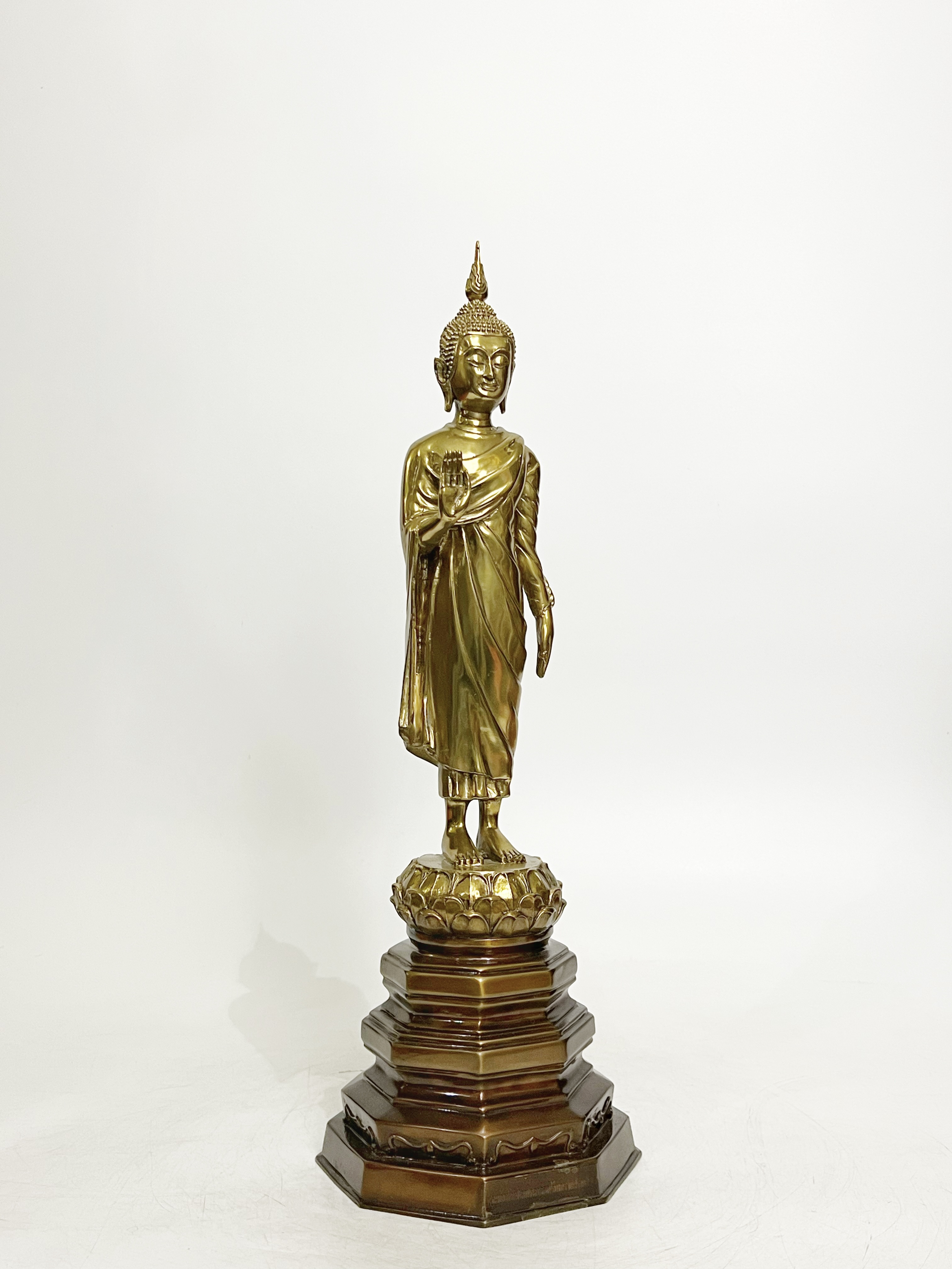 พระเจ้าห้ามโศกโรคาภัยนิรันตรายปราบไพรี หลวงพ่อเงินไหลมาสิริโภคาธนบดี สูง 18 นิ้ว