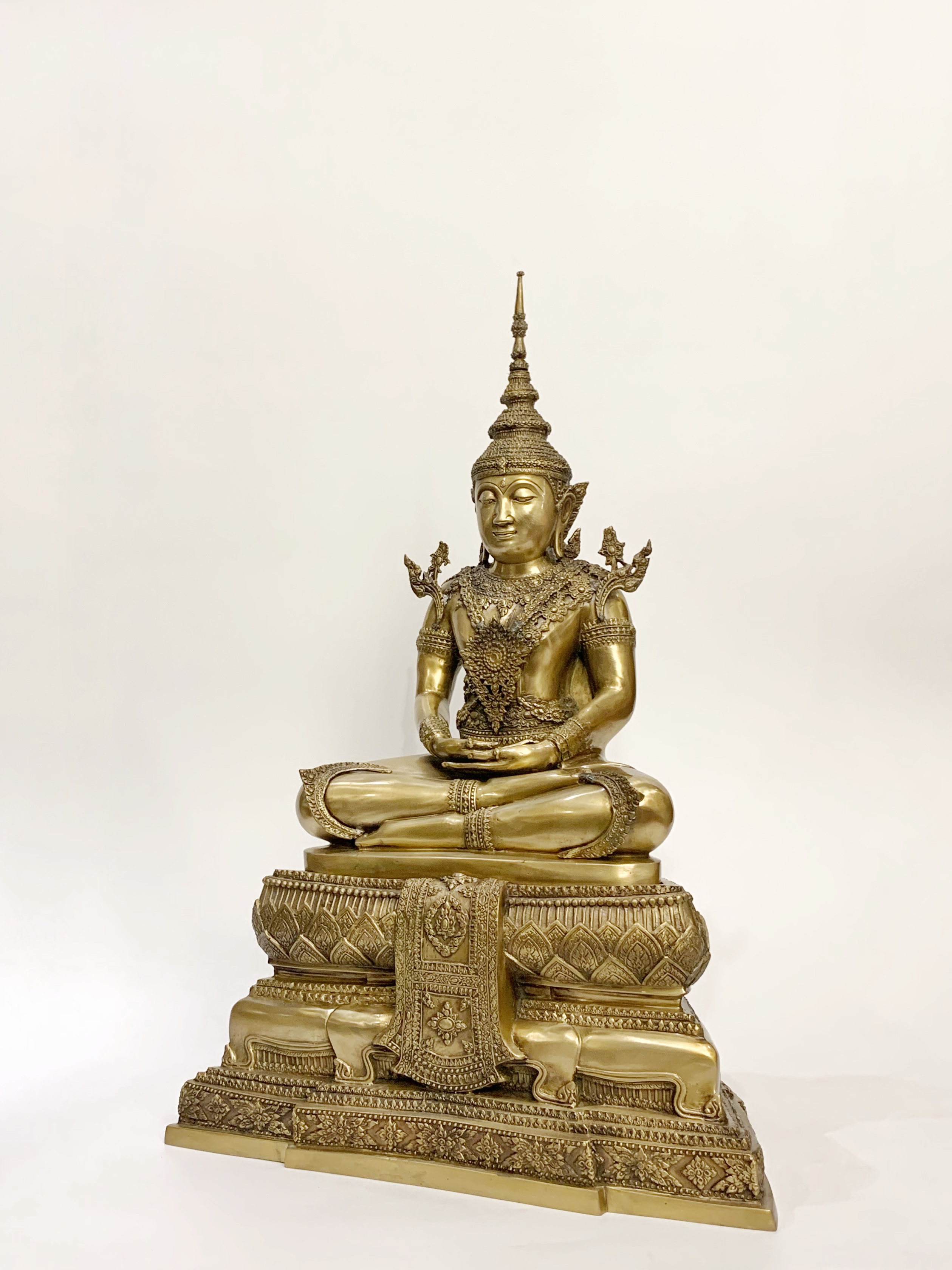 พระแก้วมรกต ทรงเครื่องฤดูร้อน หน้าตัก 9 นิ้ว