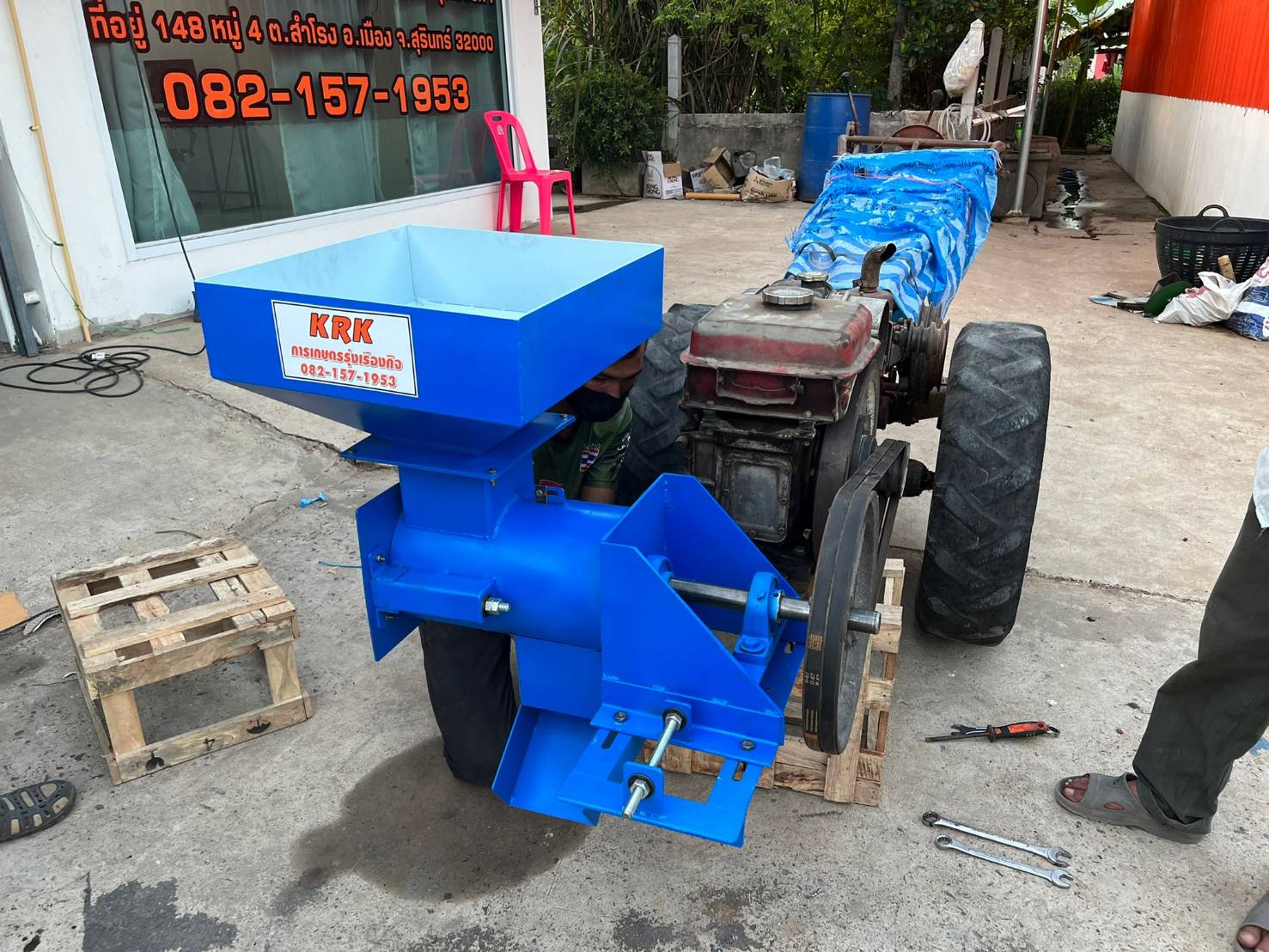 เครื่องอัดเม็ดปุ๋ย เเบบติดรถไถเดินตาม รุ่นกลาง อัตราการผลิต200-400โล ต่อชั่วโมง