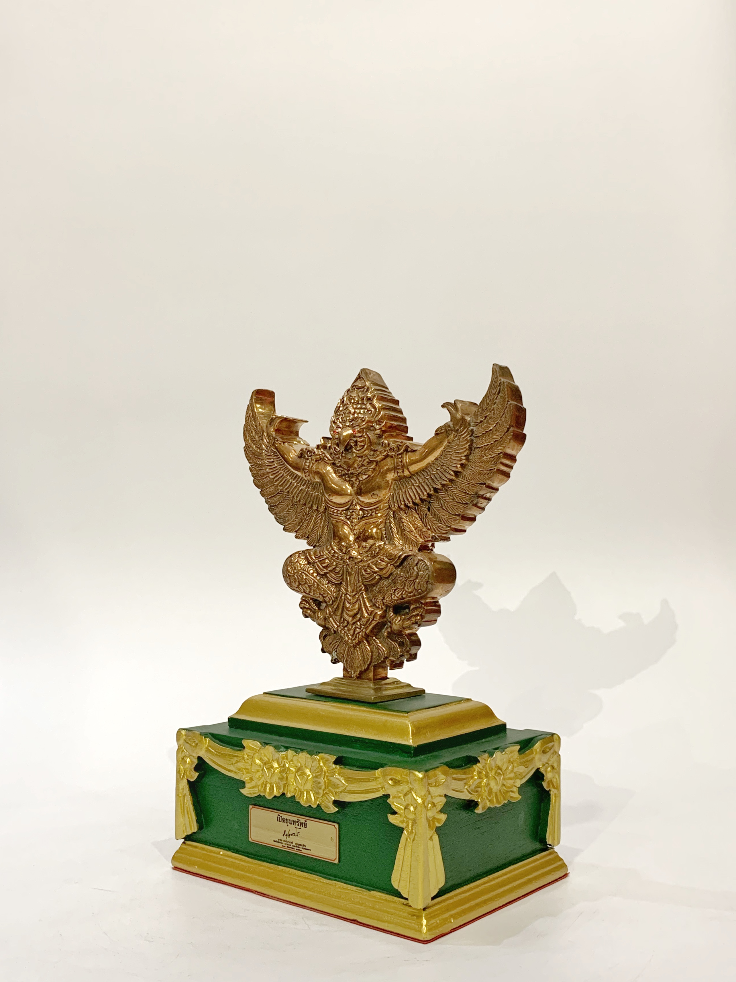 พญาครุฑองค์บูชา รุ่น เปิดขุมทรัพย์